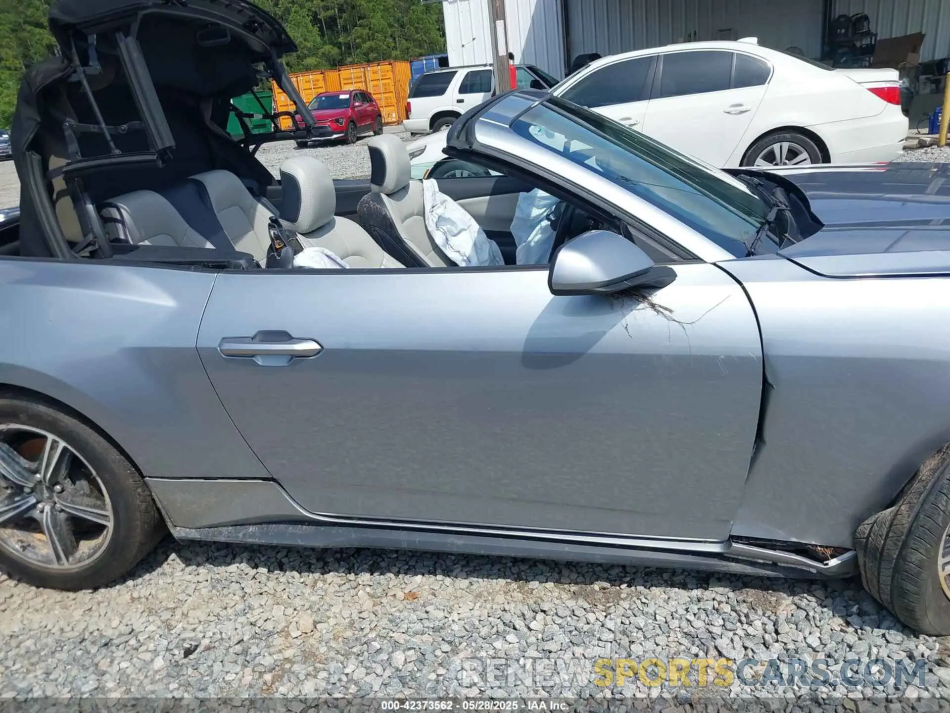 13 Photograph of a damaged car 1FAGP8UH6R5126295 FORD MUSTANG 2024