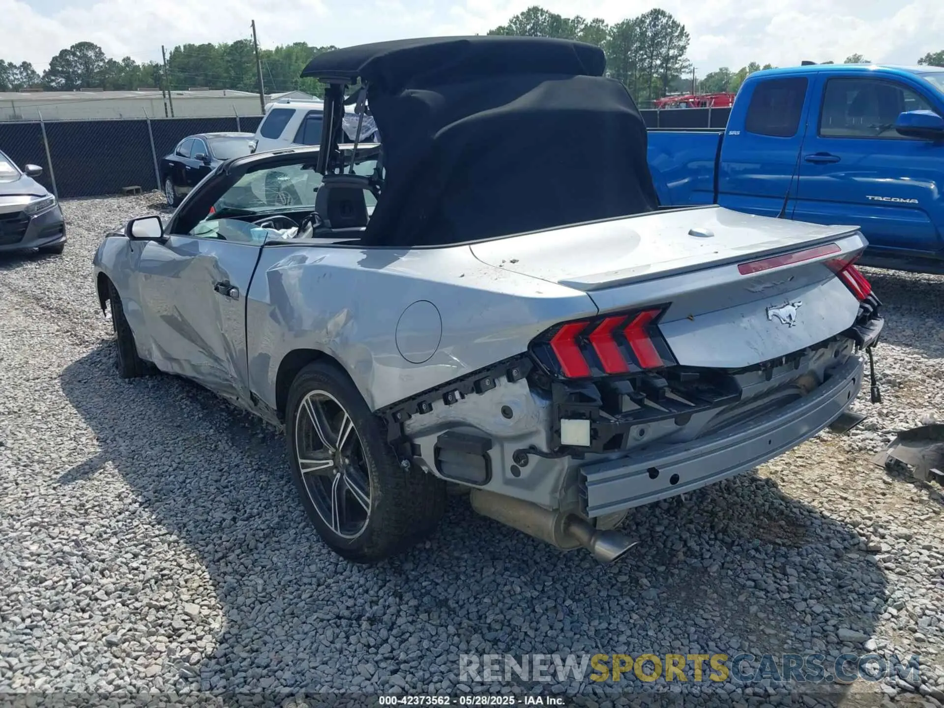 3 Photograph of a damaged car 1FAGP8UH6R5126295 FORD MUSTANG 2024
