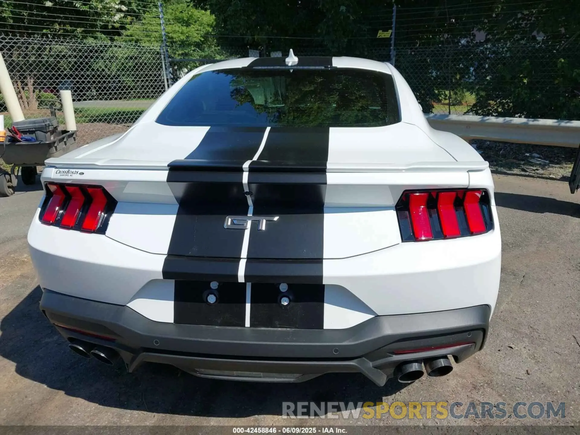 16 Photograph of a damaged car 1FA6P8CF1S5401914 FORD MUSTANG 2025