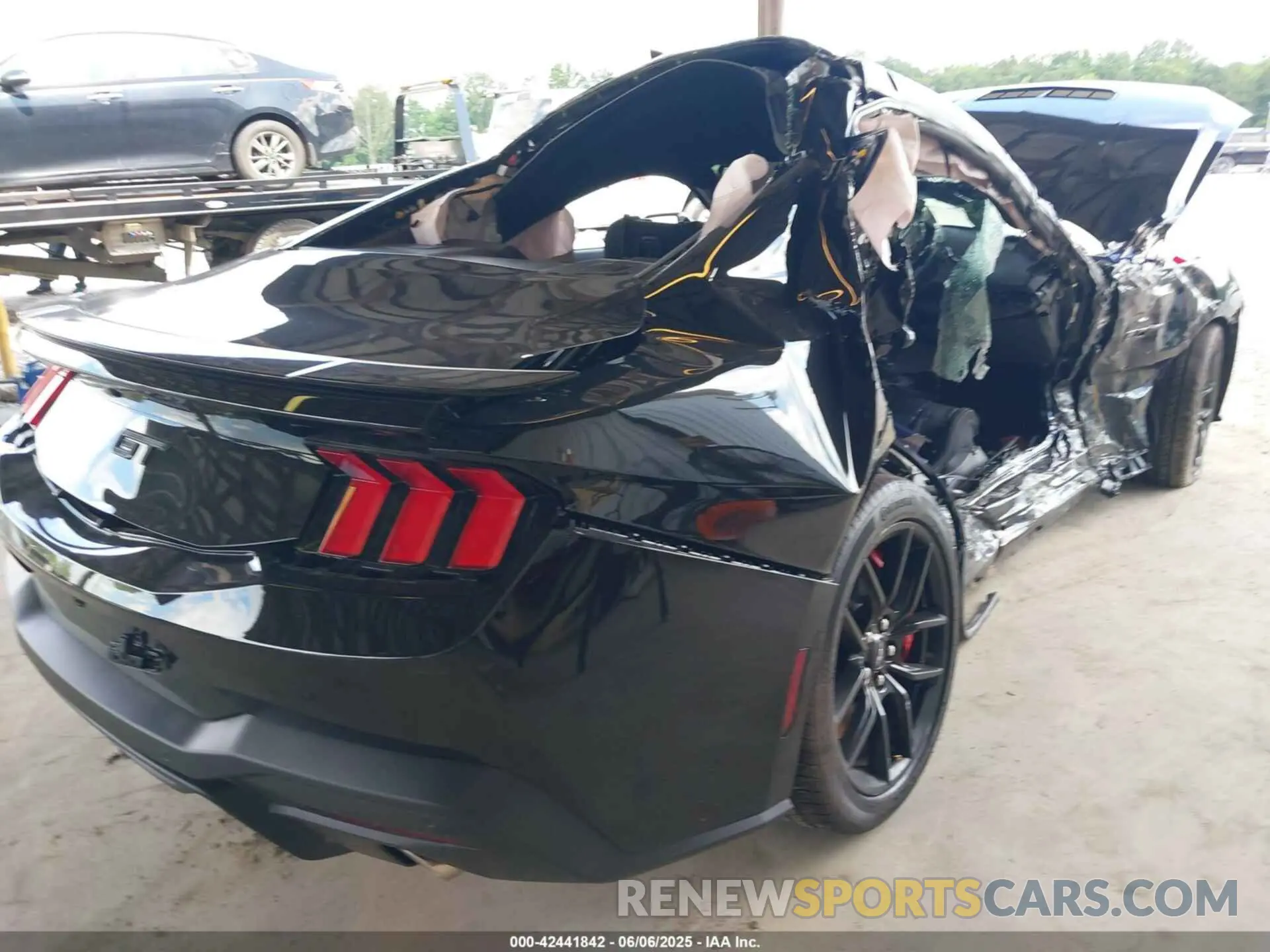 16 Photograph of a damaged car 1FA6P8CF7S5400976 FORD MUSTANG 2025