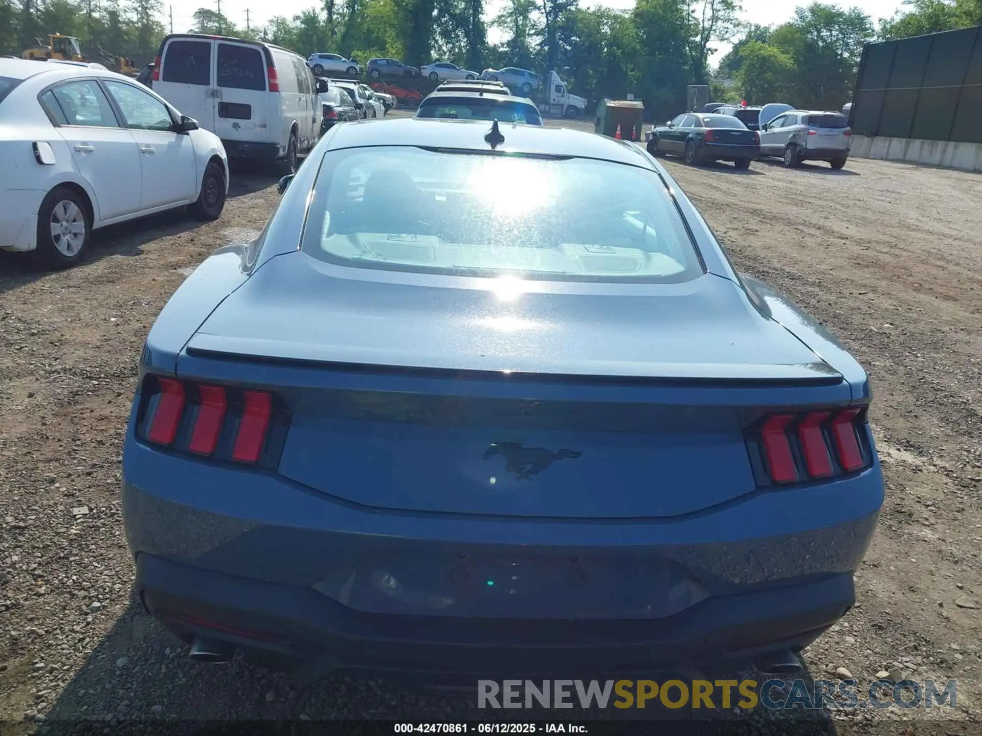 16 Photograph of a damaged car 1FA6P8TH7S5112957 FORD MUSTANG 2025