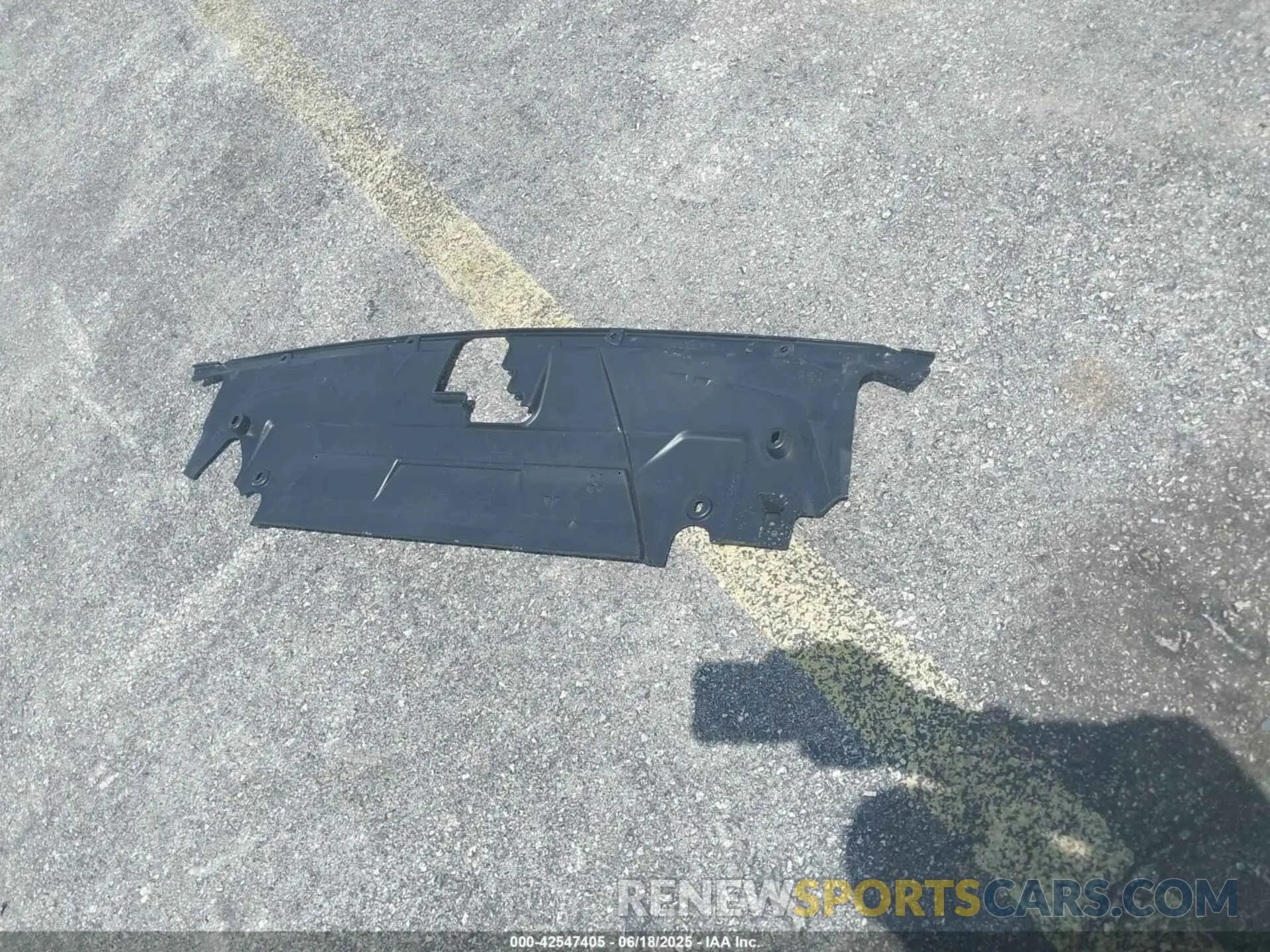 12 Photograph of a damaged car 1FAGP8UH0S5105979 FORD MUSTANG 2025
