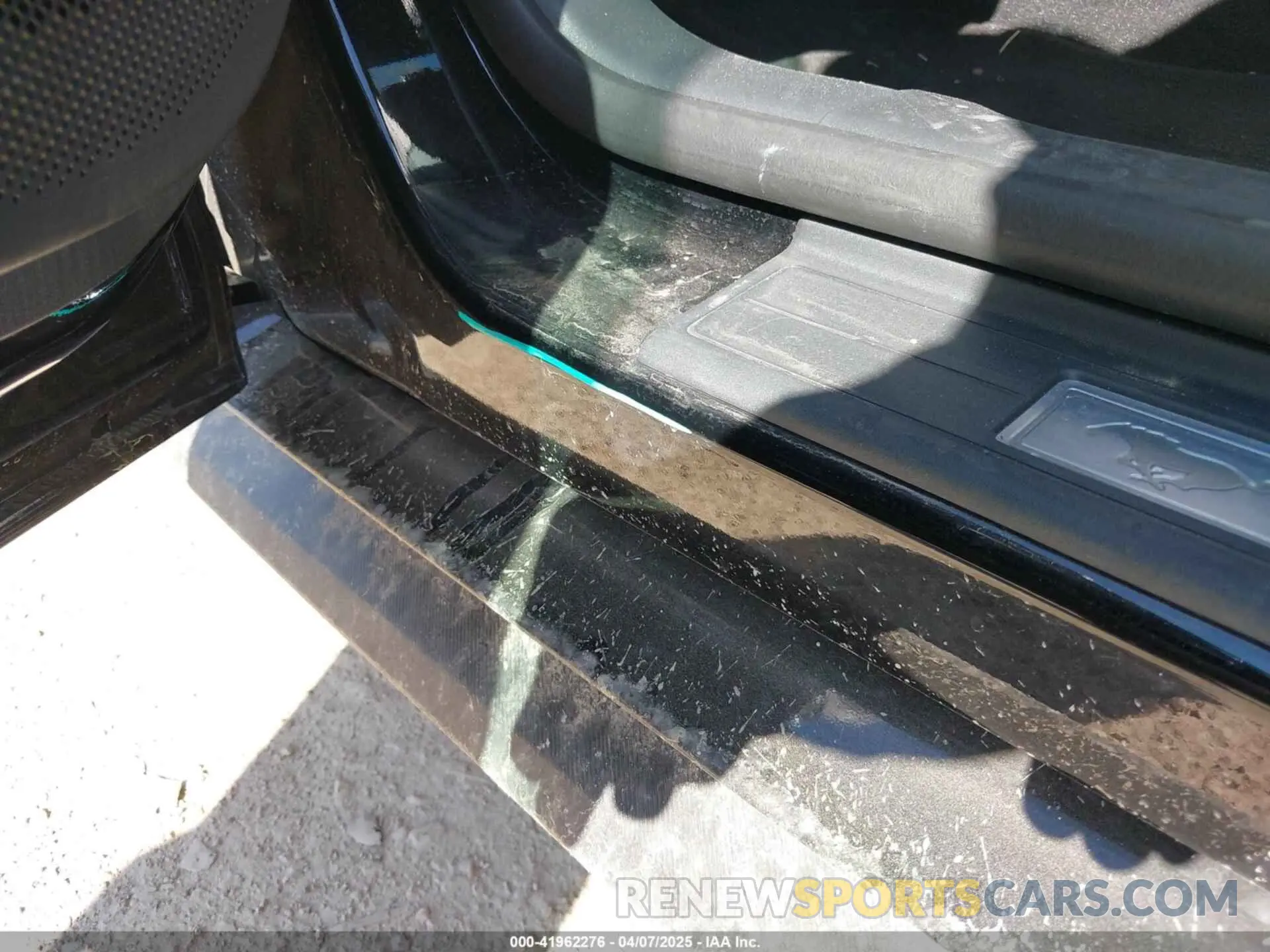 6 Photograph of a damaged car 1FAGP8UH3S5105331 FORD MUSTANG 2025