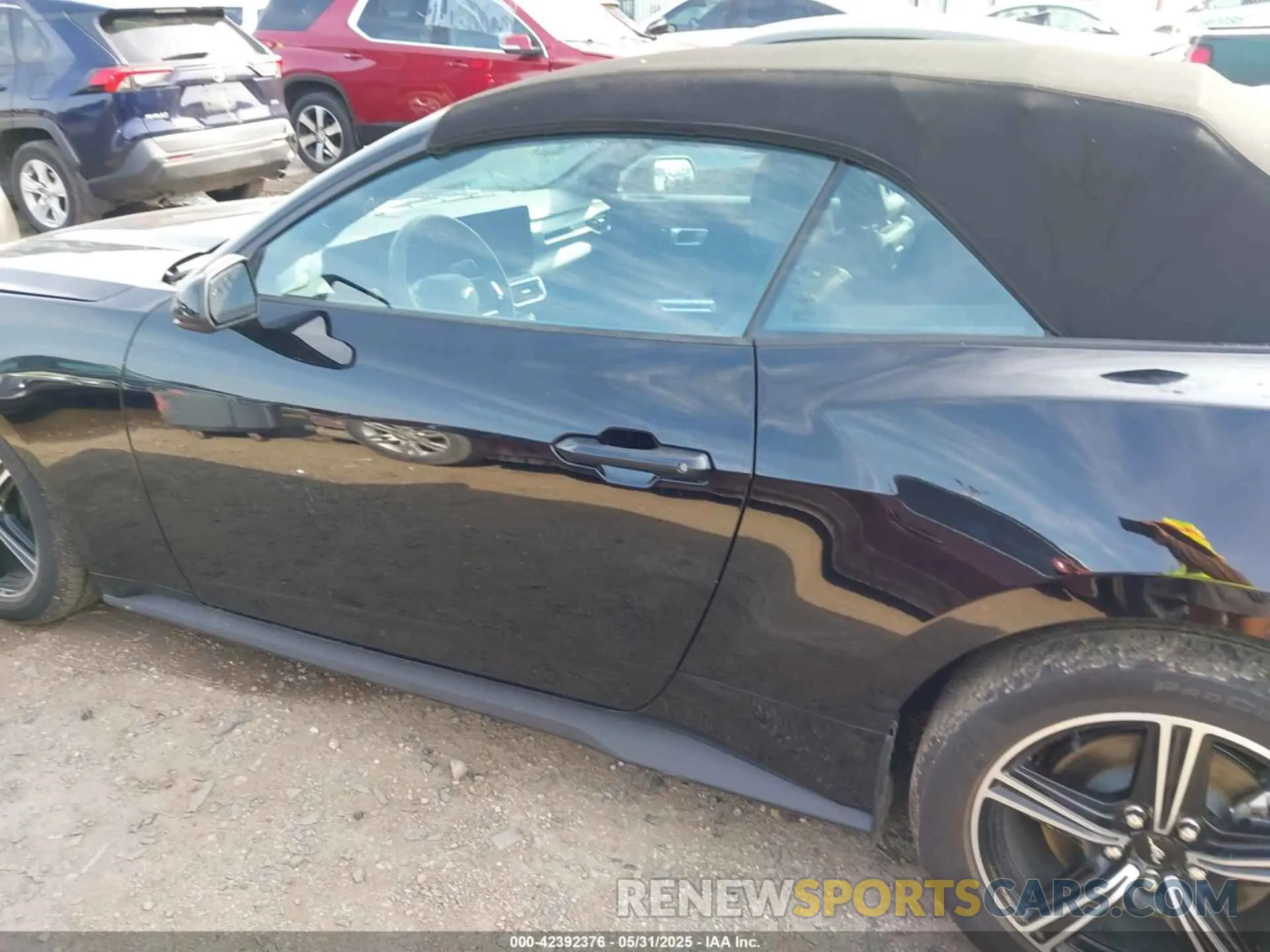 14 Photograph of a damaged car 1FAGP8UH8S5110623 FORD MUSTANG 2025