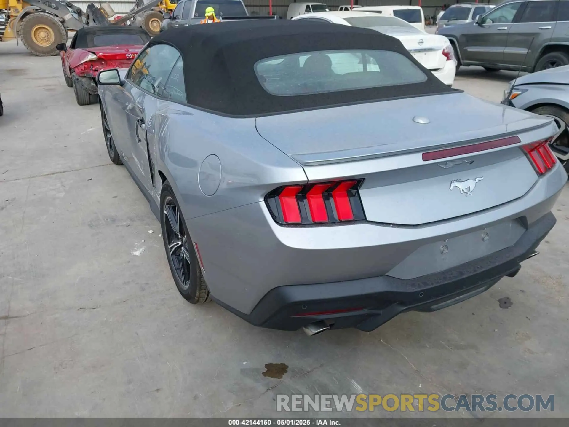 3 Photograph of a damaged car 1FAGP8UH9S5108203 FORD MUSTANG 2025