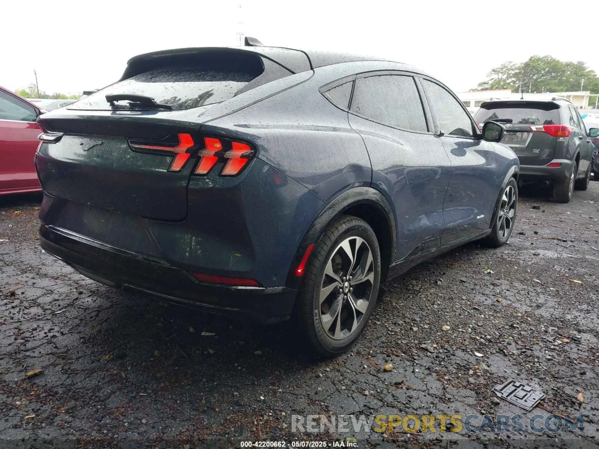 4 Photograph of a damaged car 3FMTK3RM1MMA06290 FORD MUSTANG MACH-E 2021