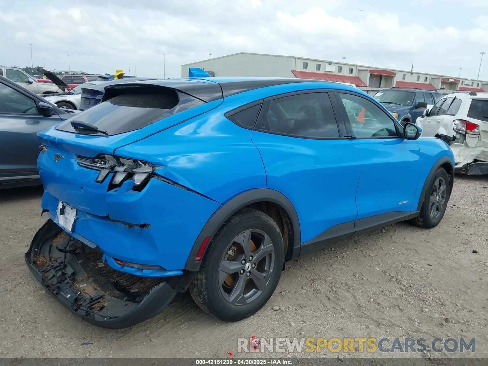 4 Photograph of a damaged car 3FMTK1SS9NMA18833 FORD MUSTANG MACH-E 2022