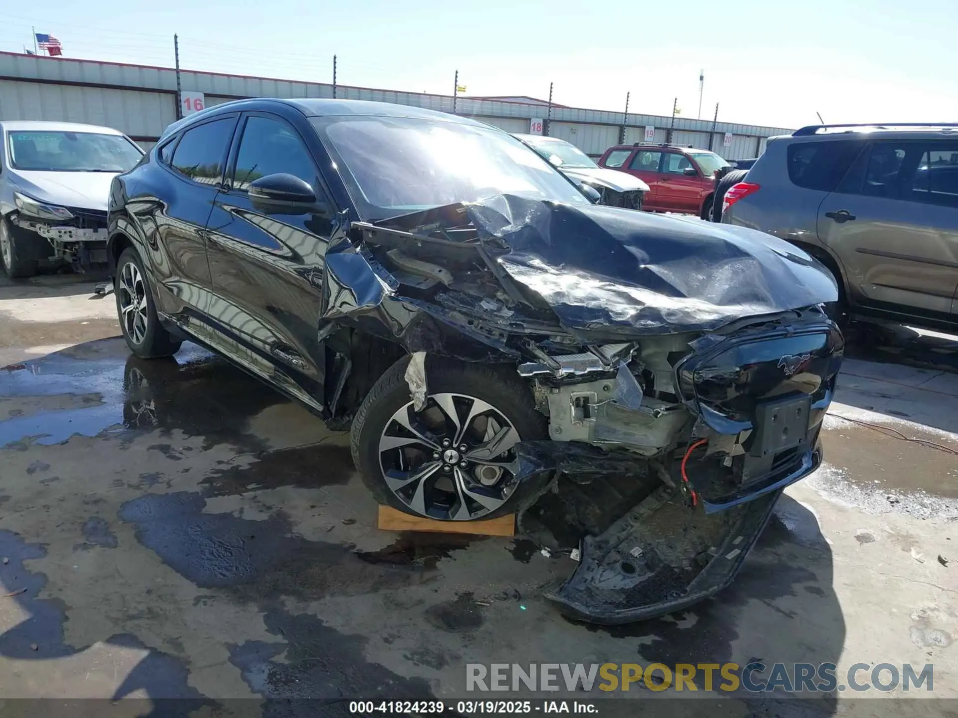1 Photograph of a damaged car 3FMTK3R72NMA15608 FORD MUSTANG MACH-E 2022