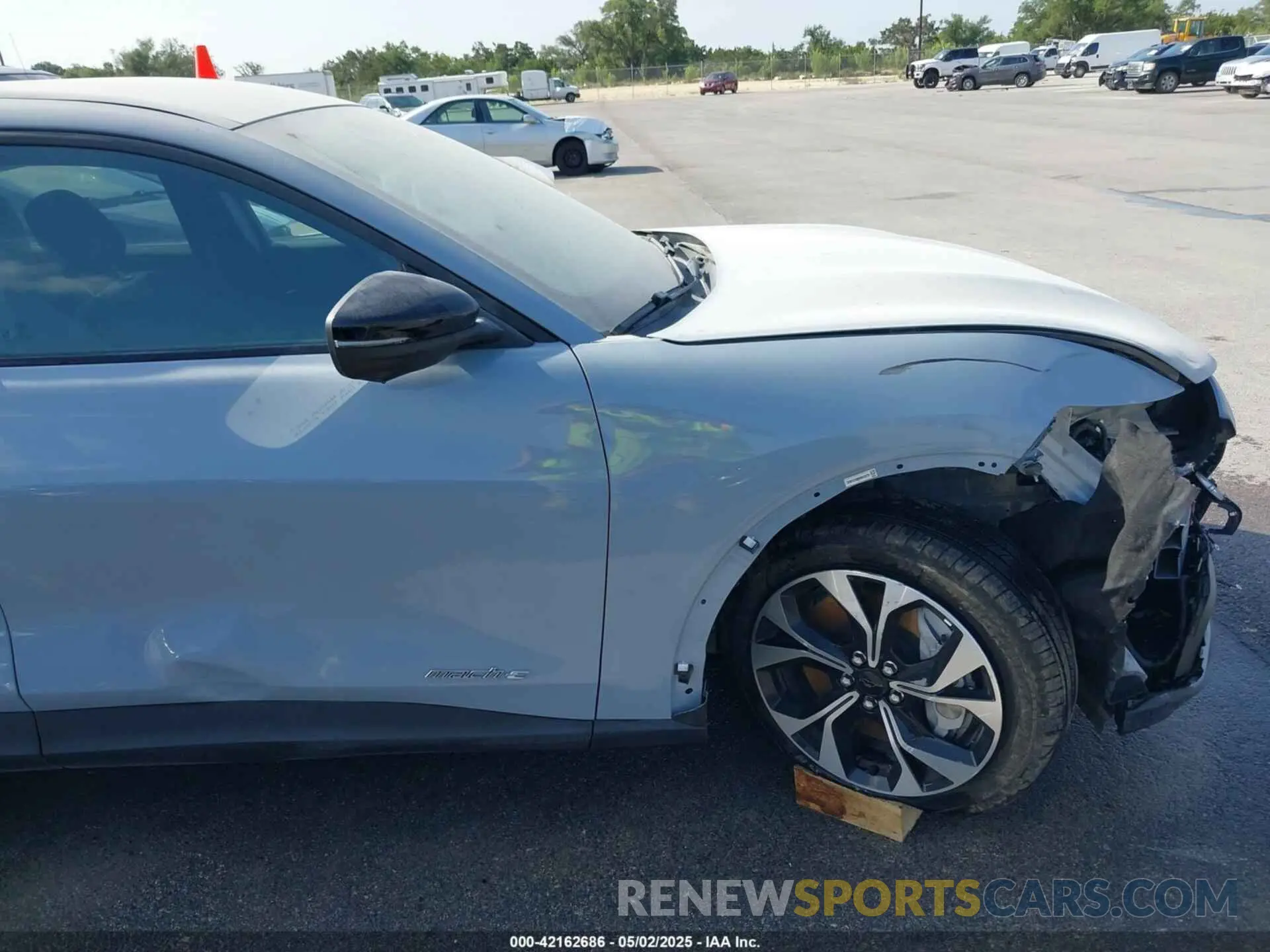 21 Photograph of a damaged car 3FMTK1R49RMA16724 FORD MUSTANG MACH-E 2024