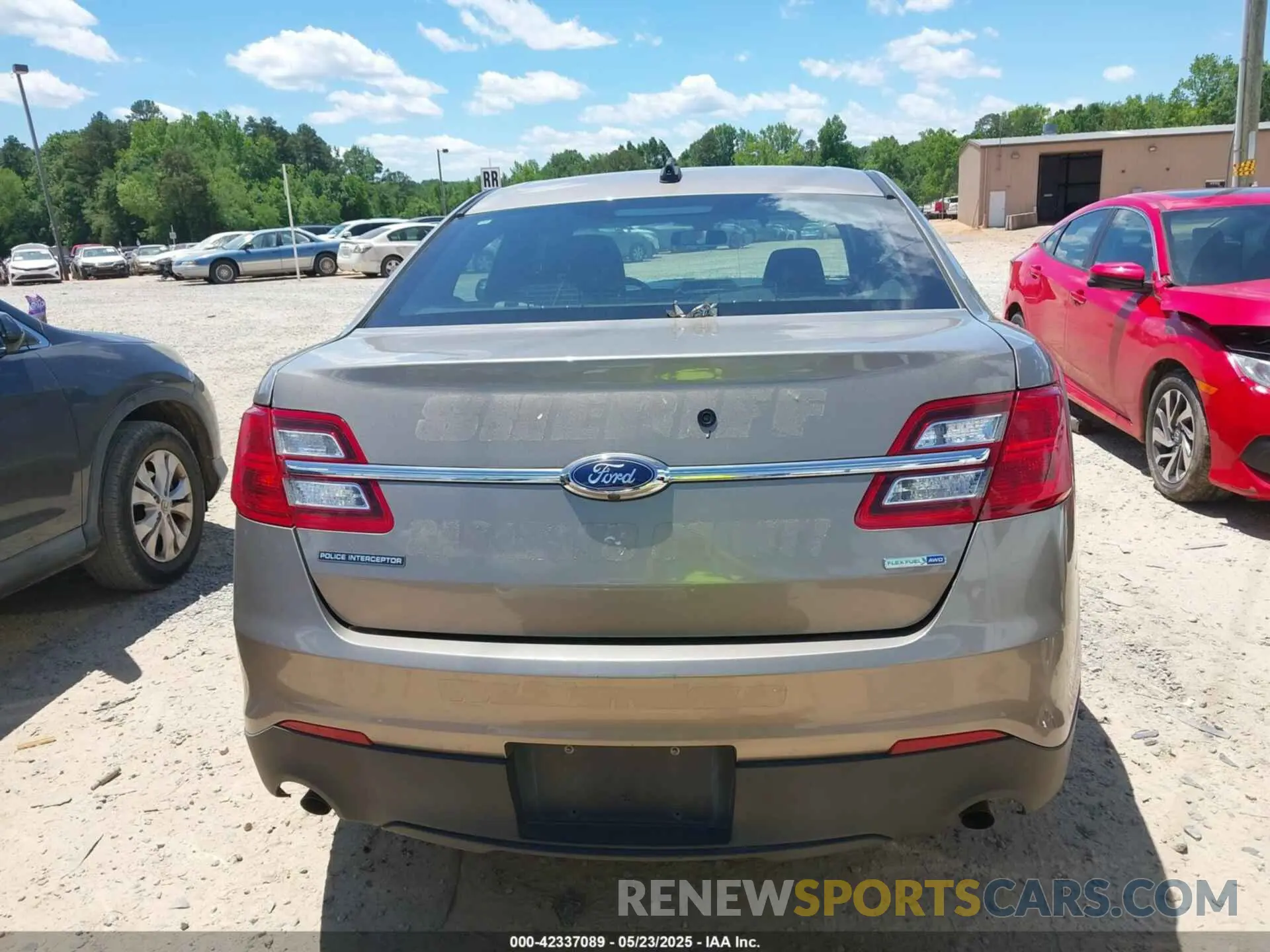 17 Photograph of a damaged car 1FAHP2MK0KG107863 FORD POLICE INTERCEPTOR 2019