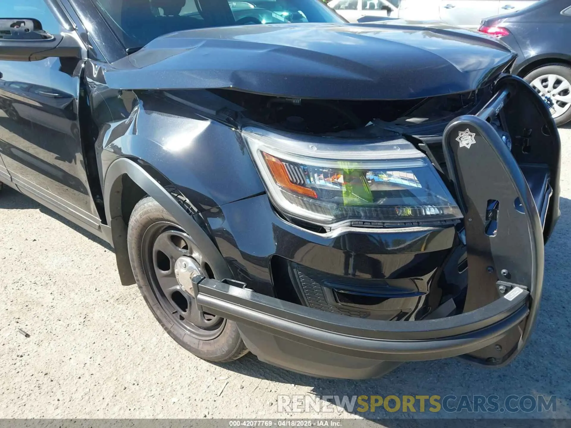 19 Photograph of a damaged car 1FM5K8AR2KGB15636 FORD POLICE INTERCEPTOR 2019