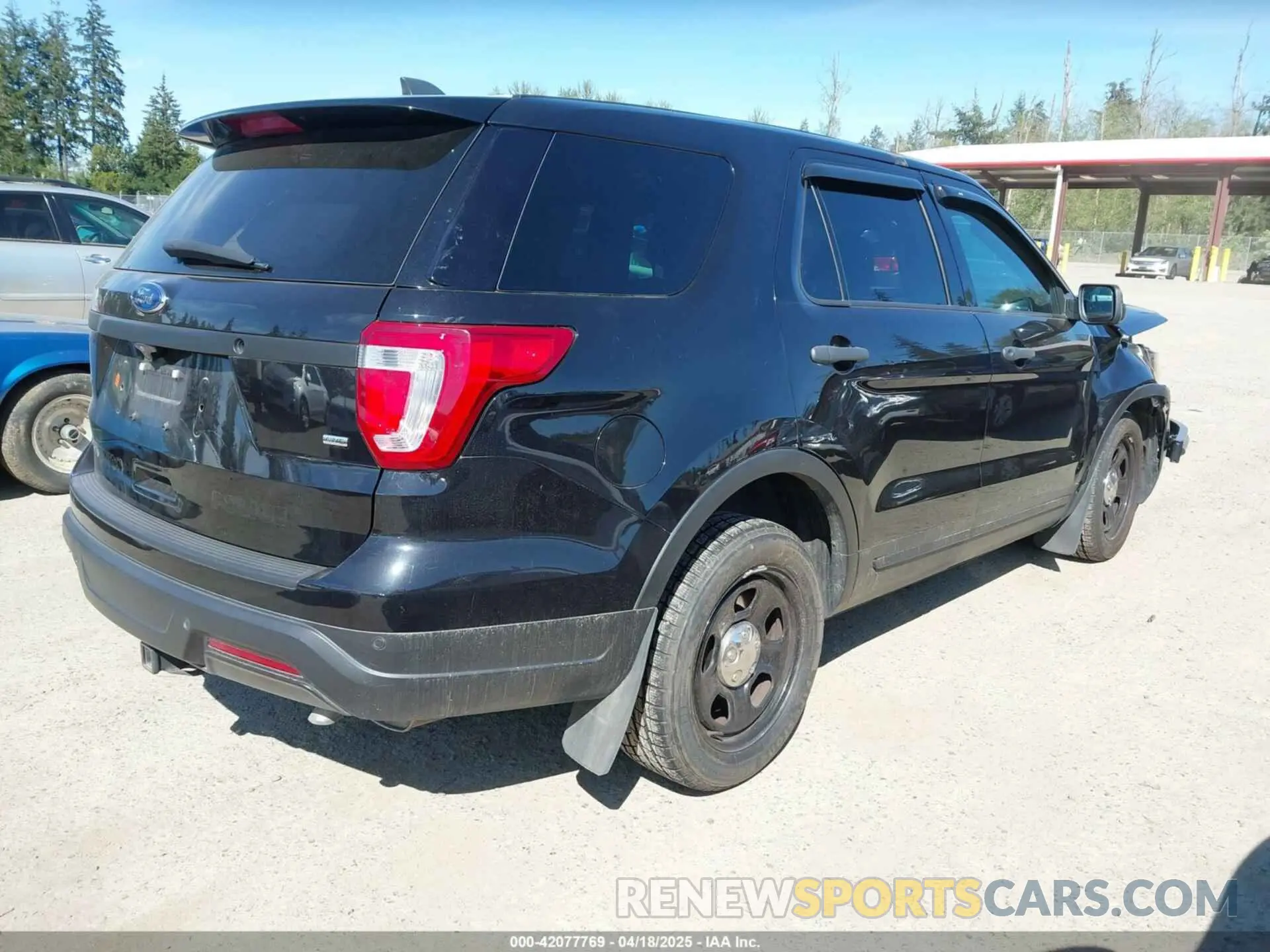 4 Photograph of a damaged car 1FM5K8AR2KGB15636 FORD POLICE INTERCEPTOR 2019