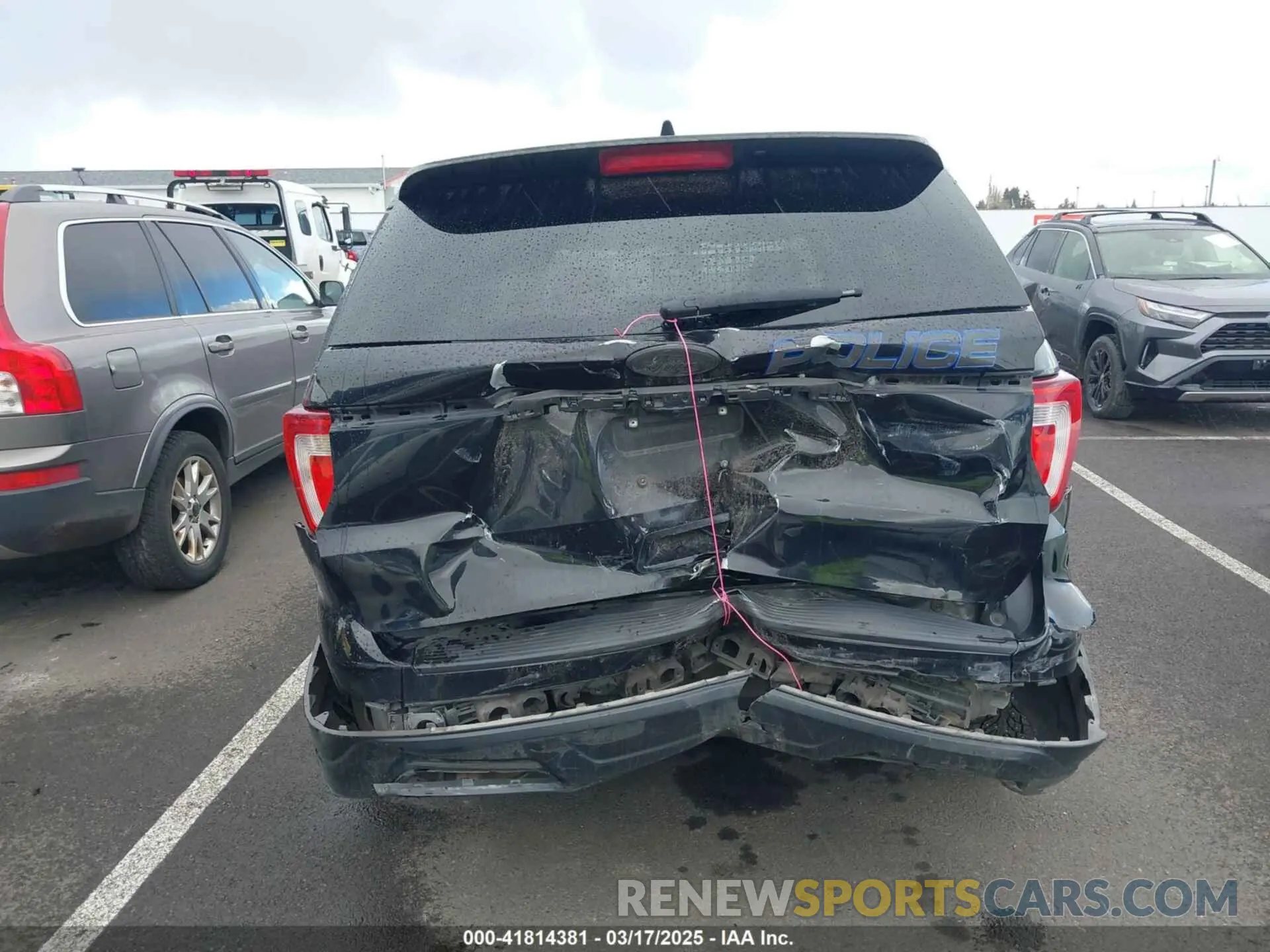 16 Photograph of a damaged car 1FM5K8AR4KGA20043 FORD POLICE INTERCEPTOR 2019