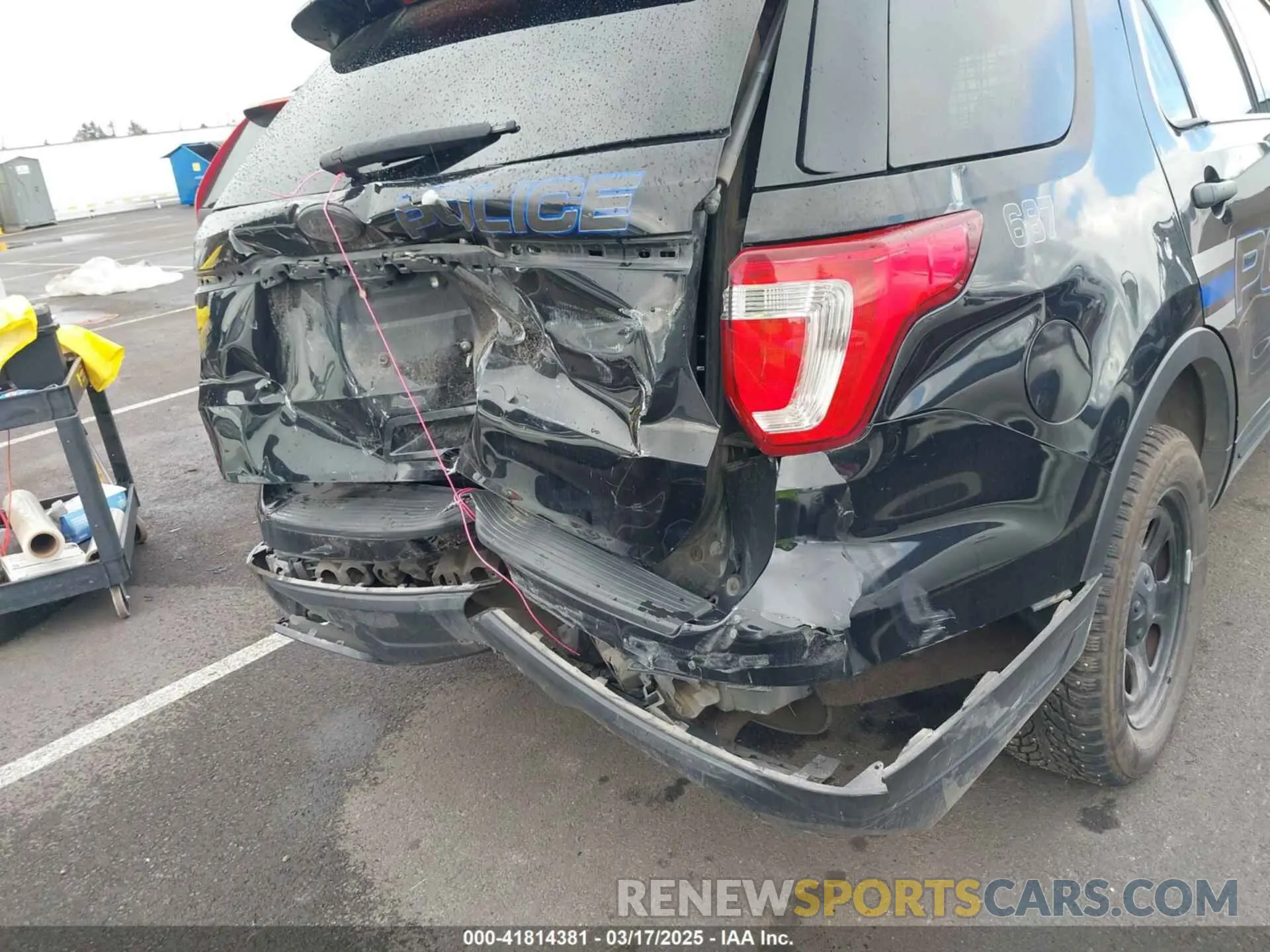 17 Photograph of a damaged car 1FM5K8AR4KGA20043 FORD POLICE INTERCEPTOR 2019