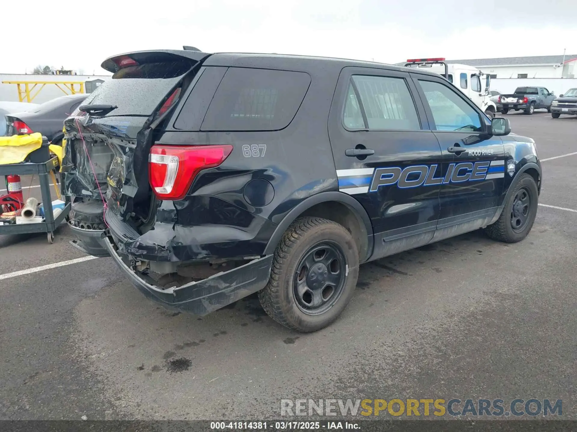4 Photograph of a damaged car 1FM5K8AR4KGA20043 FORD POLICE INTERCEPTOR 2019
