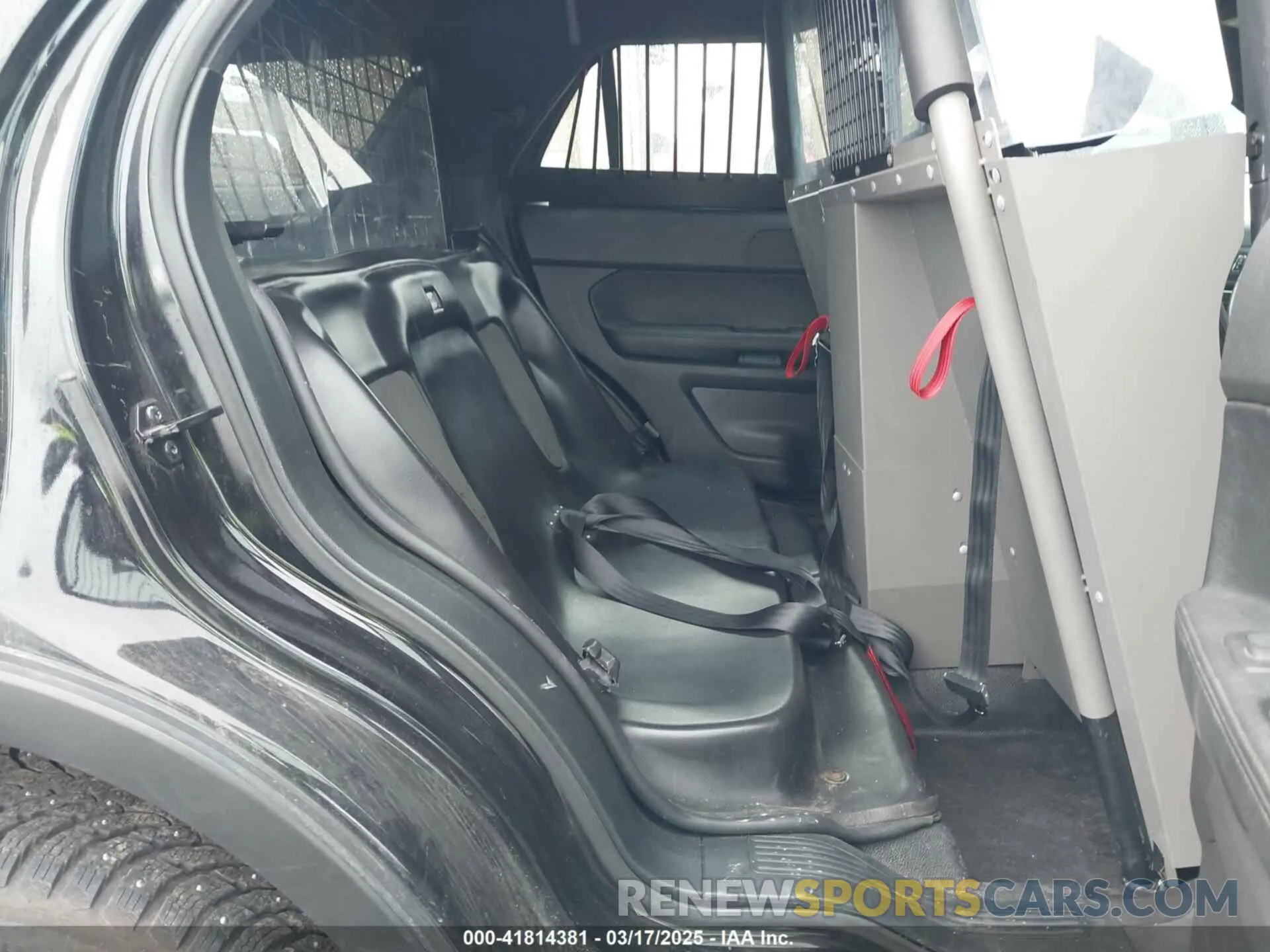 8 Photograph of a damaged car 1FM5K8AR4KGA20043 FORD POLICE INTERCEPTOR 2019