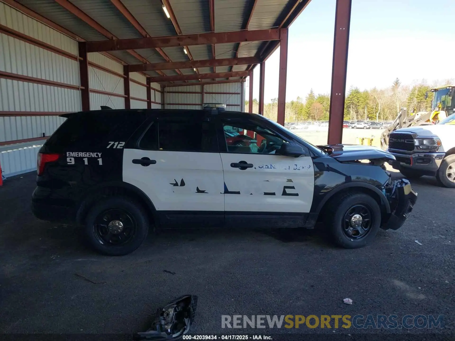 13 Photograph of a damaged car 1FM5K8AR4KGA20074 FORD POLICE INTERCEPTOR 2019