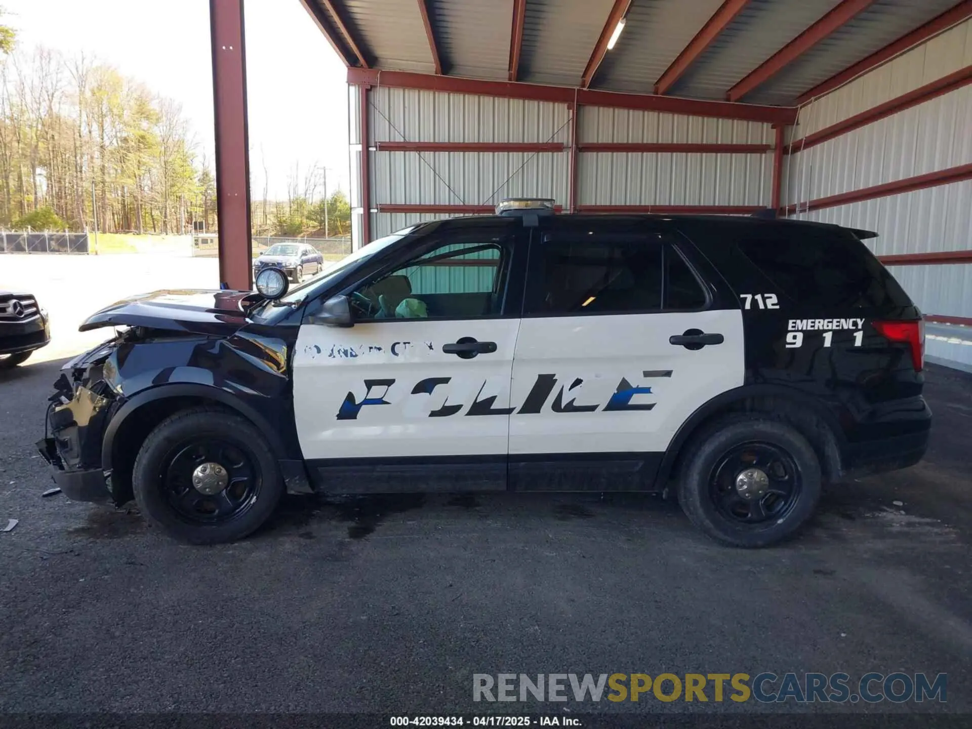 14 Photograph of a damaged car 1FM5K8AR4KGA20074 FORD POLICE INTERCEPTOR 2019
