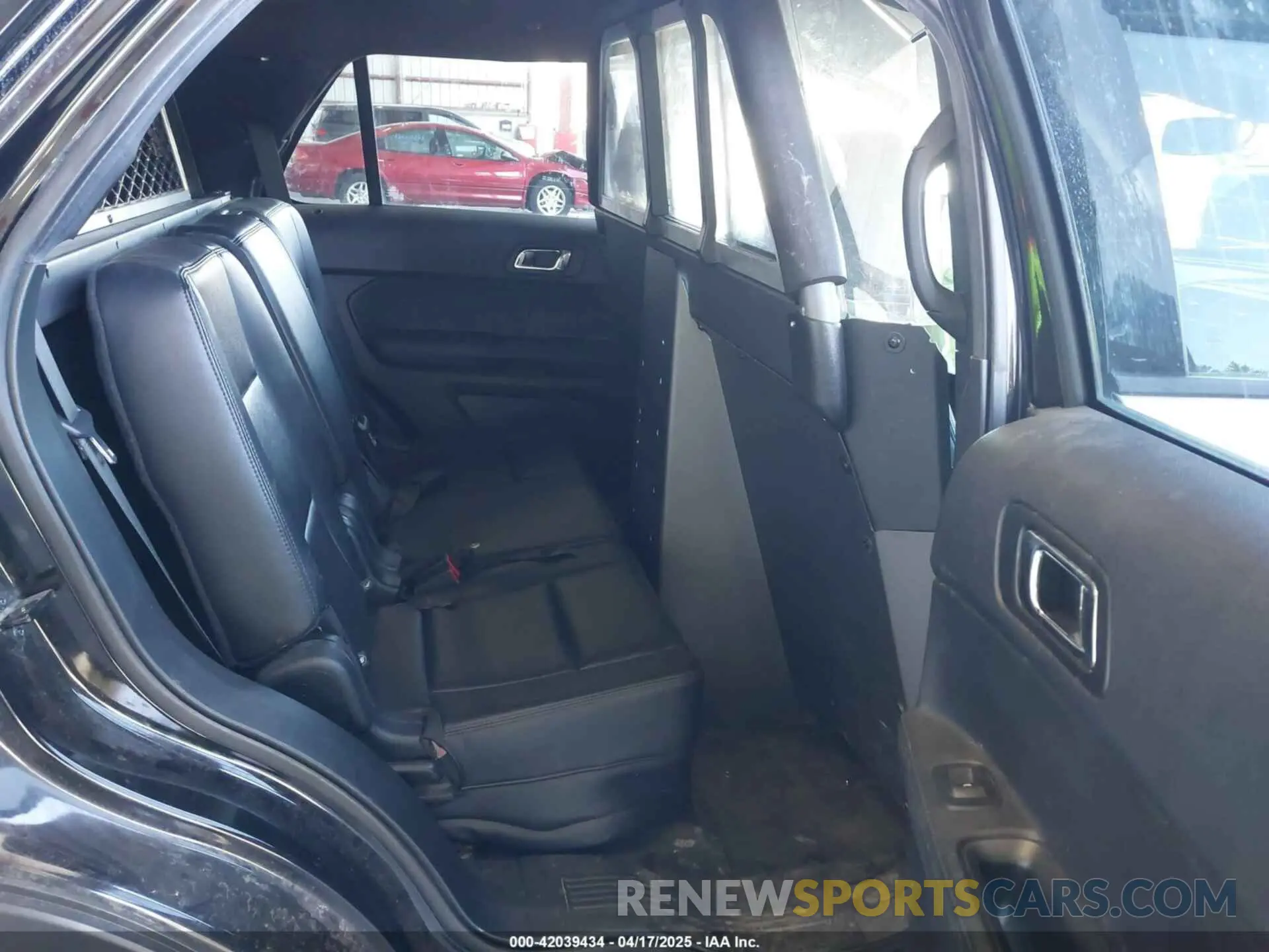 8 Photograph of a damaged car 1FM5K8AR4KGA20074 FORD POLICE INTERCEPTOR 2019