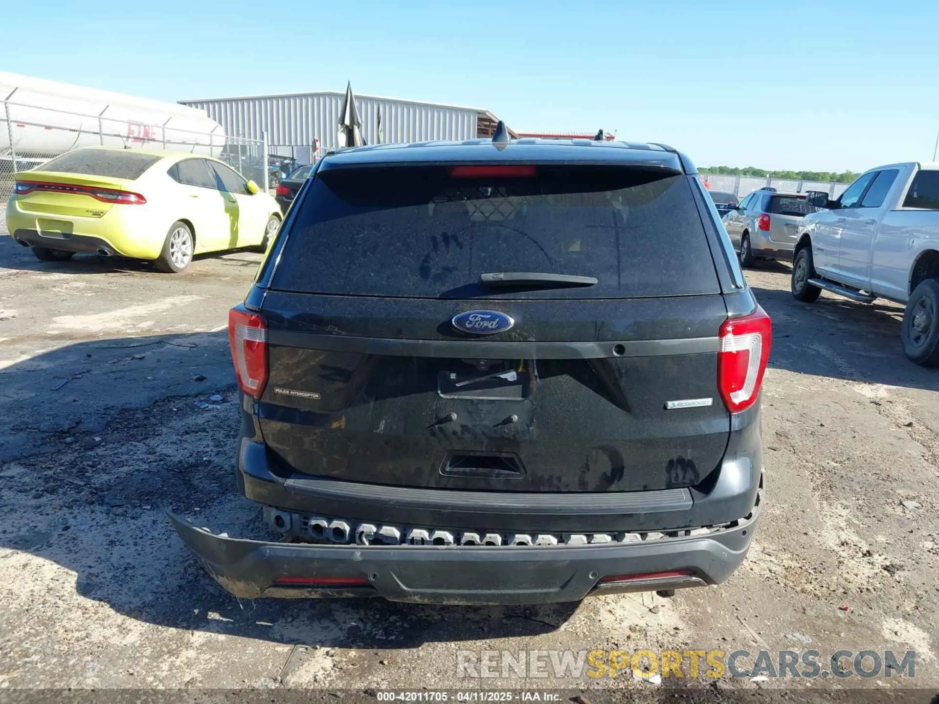 16 Photograph of a damaged car 1FM5K8AT0KGA31584 FORD POLICE INTERCEPTOR 2019