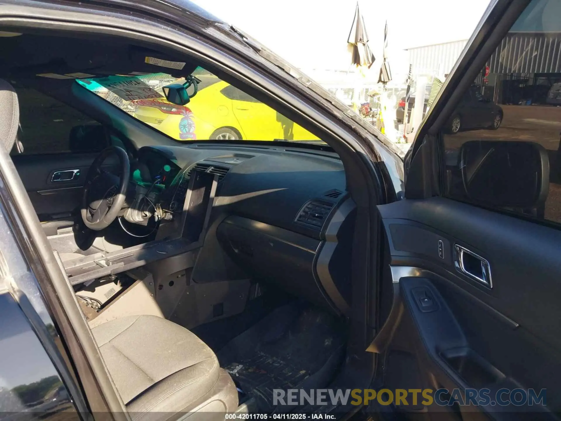 5 Photograph of a damaged car 1FM5K8AT0KGA31584 FORD POLICE INTERCEPTOR 2019