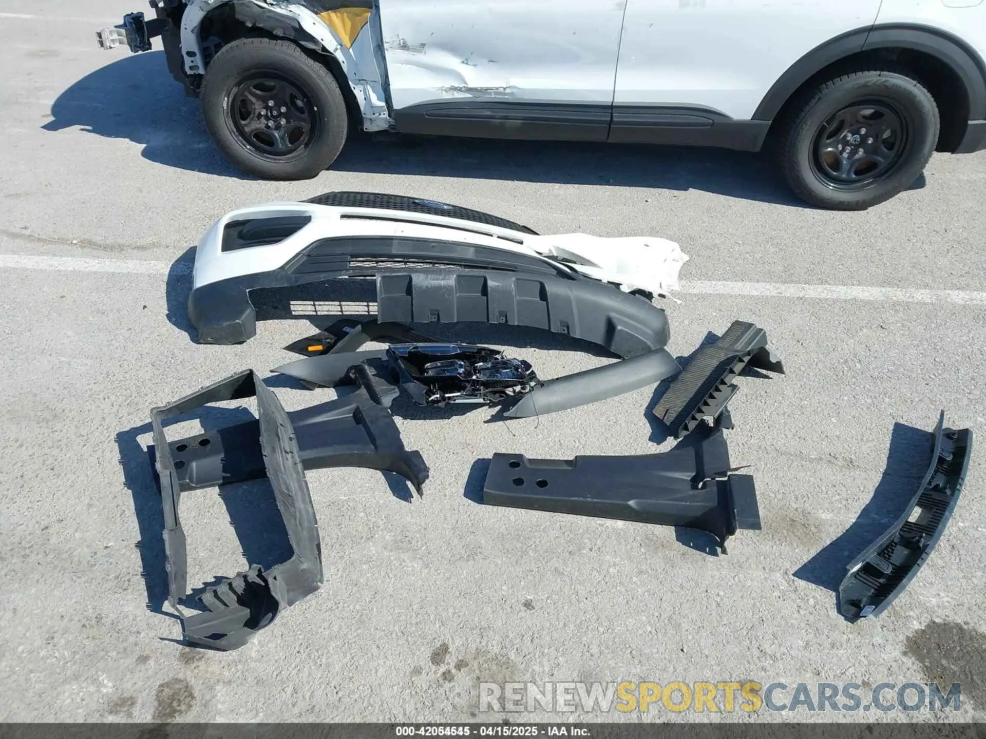 12 Photograph of a damaged car 1FM5K8AB0LGD09716 FORD POLICE INTERCEPTOR 2020