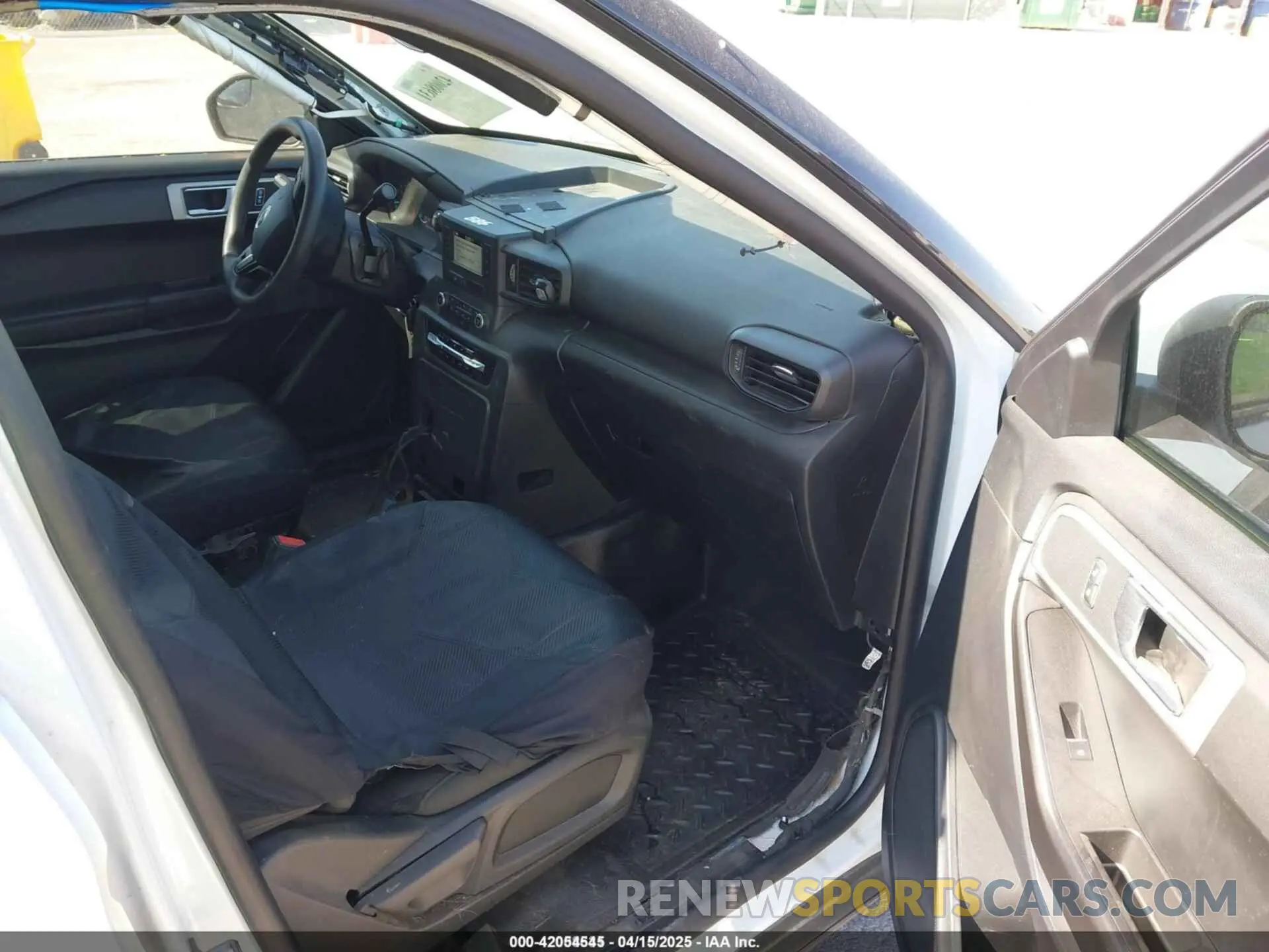 5 Photograph of a damaged car 1FM5K8AB0LGD09716 FORD POLICE INTERCEPTOR 2020