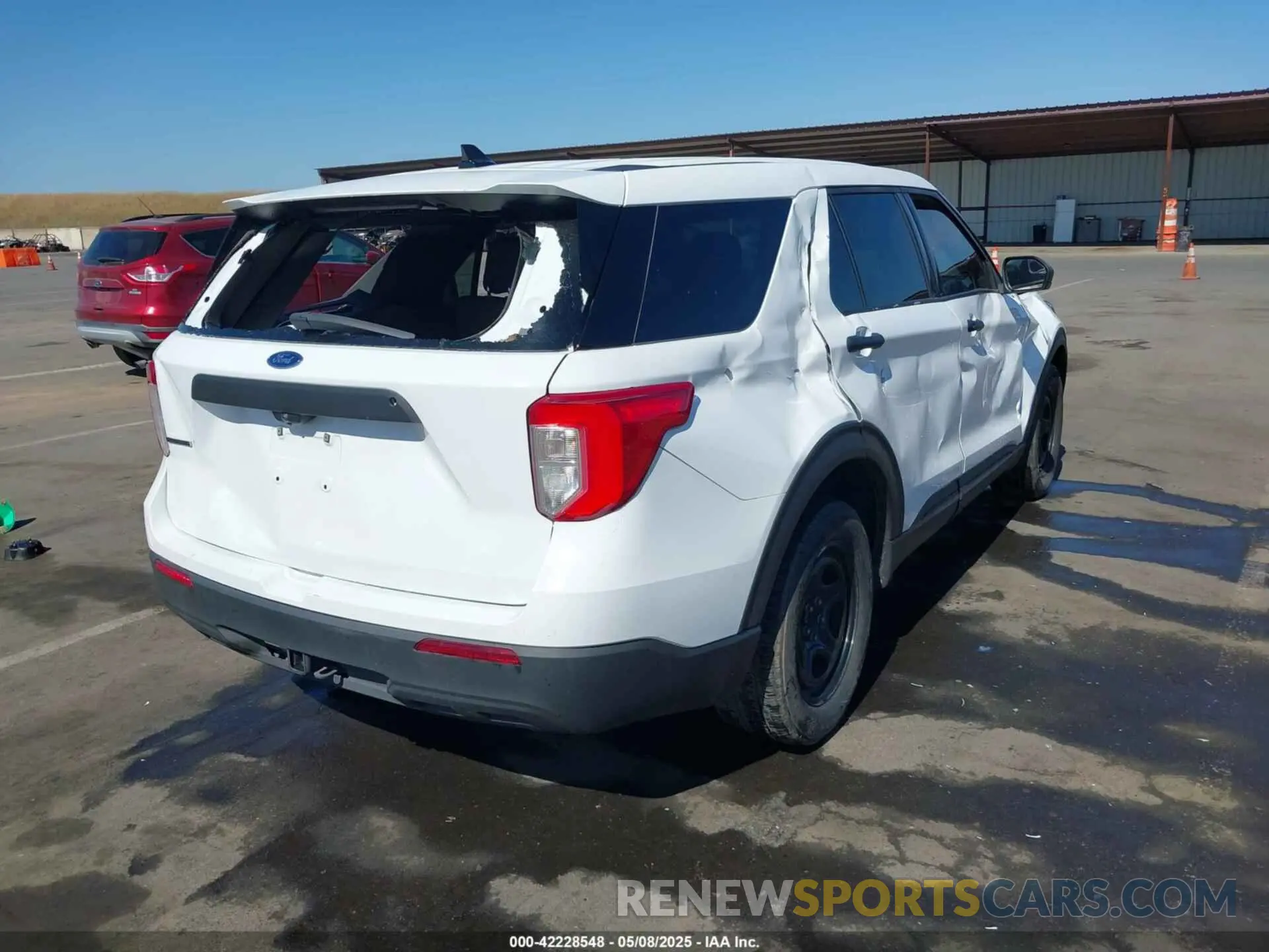 4 Photograph of a damaged car 1FM5K8AB1LGA84299 FORD POLICE INTERCEPTOR 2020