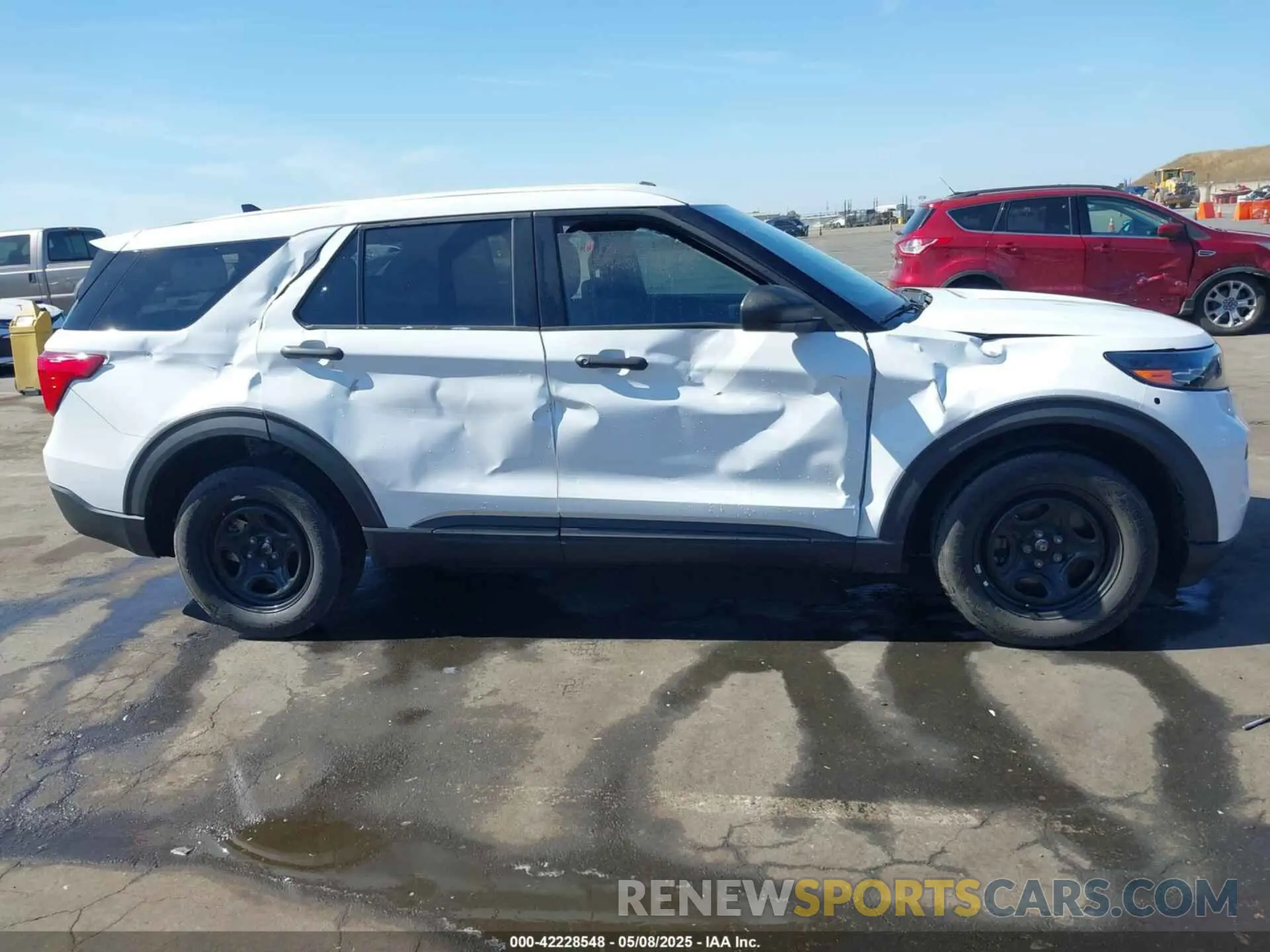 6 Photograph of a damaged car 1FM5K8AB1LGA84299 FORD POLICE INTERCEPTOR 2020