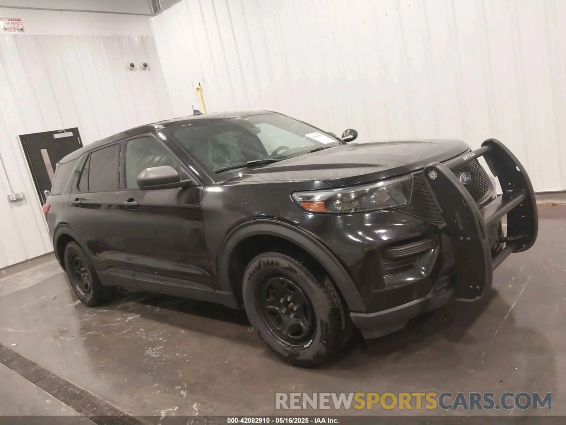 13 Photograph of a damaged car 1FM5K8AB2LGA97840 FORD POLICE INTERCEPTOR 2020