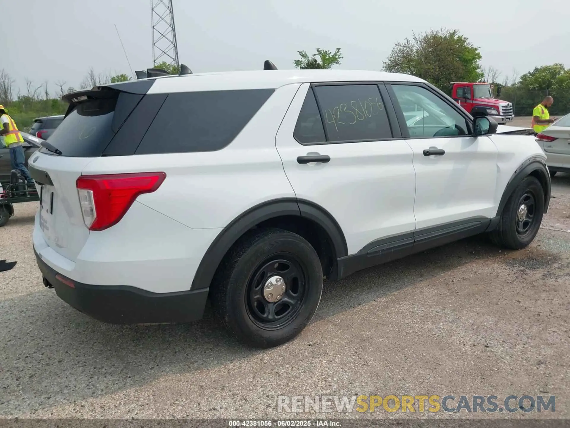 4 Photograph of a damaged car 1FM5K8AB3LGA55418 FORD POLICE INTERCEPTOR 2020
