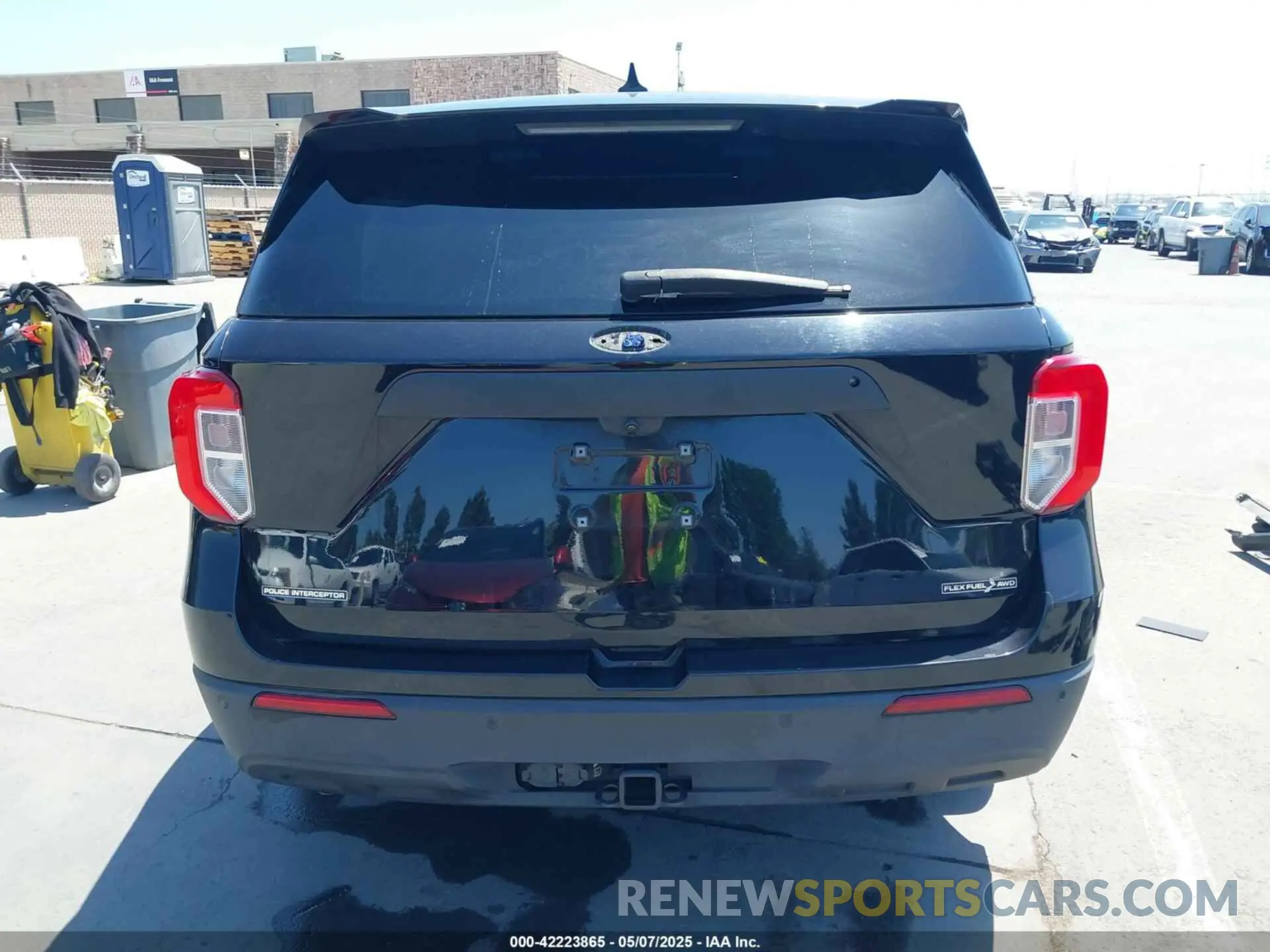 17 Photograph of a damaged car 1FM5K8AB6LGA19058 FORD POLICE INTERCEPTOR 2020