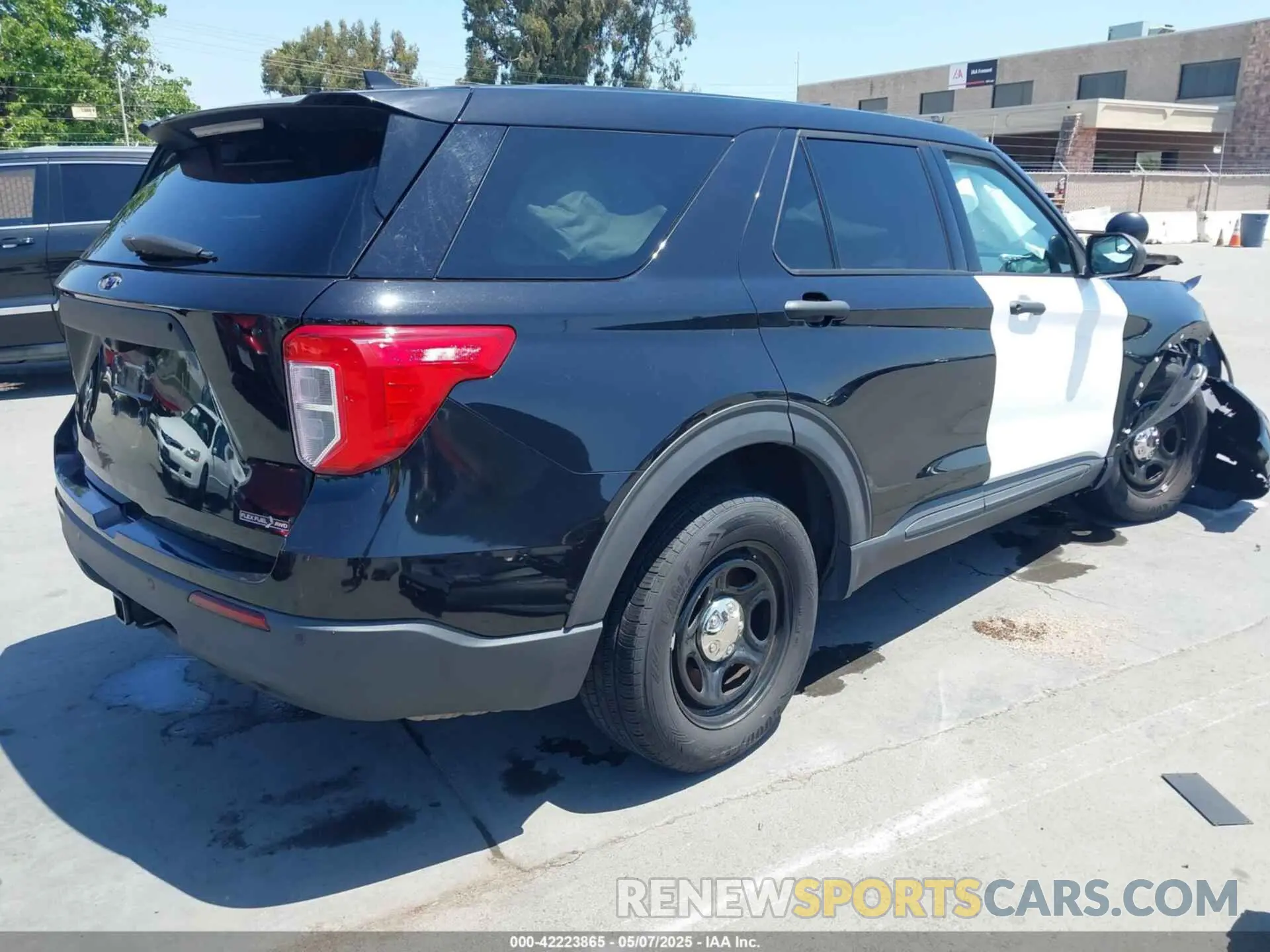 4 Photograph of a damaged car 1FM5K8AB6LGA19058 FORD POLICE INTERCEPTOR 2020