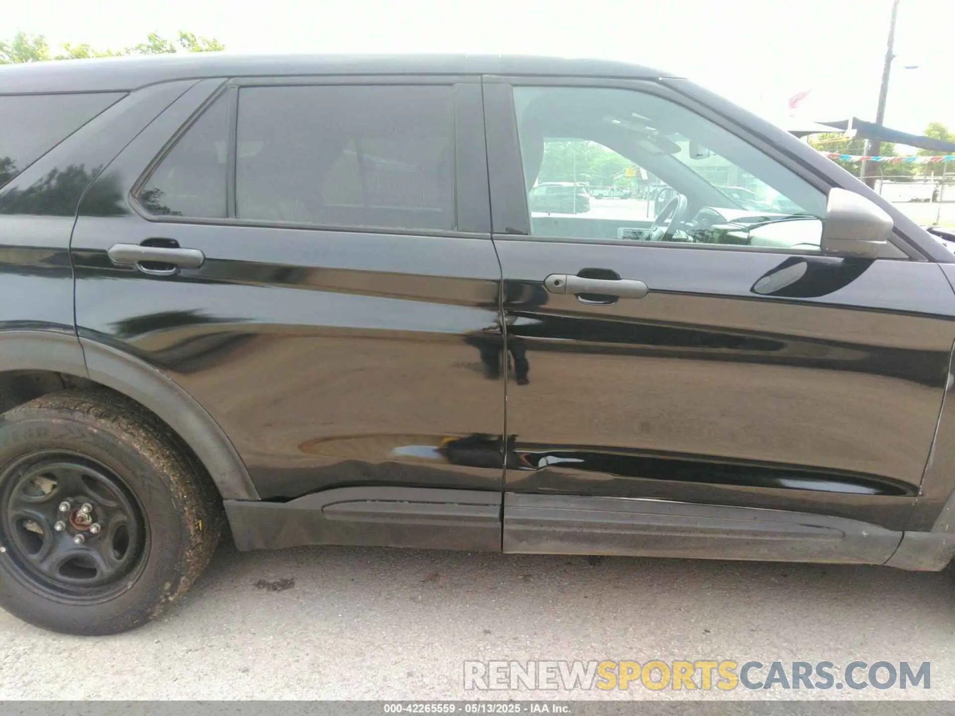 13 Photograph of a damaged car 1FM5K8AB9LGB85123 FORD POLICE INTERCEPTOR 2020