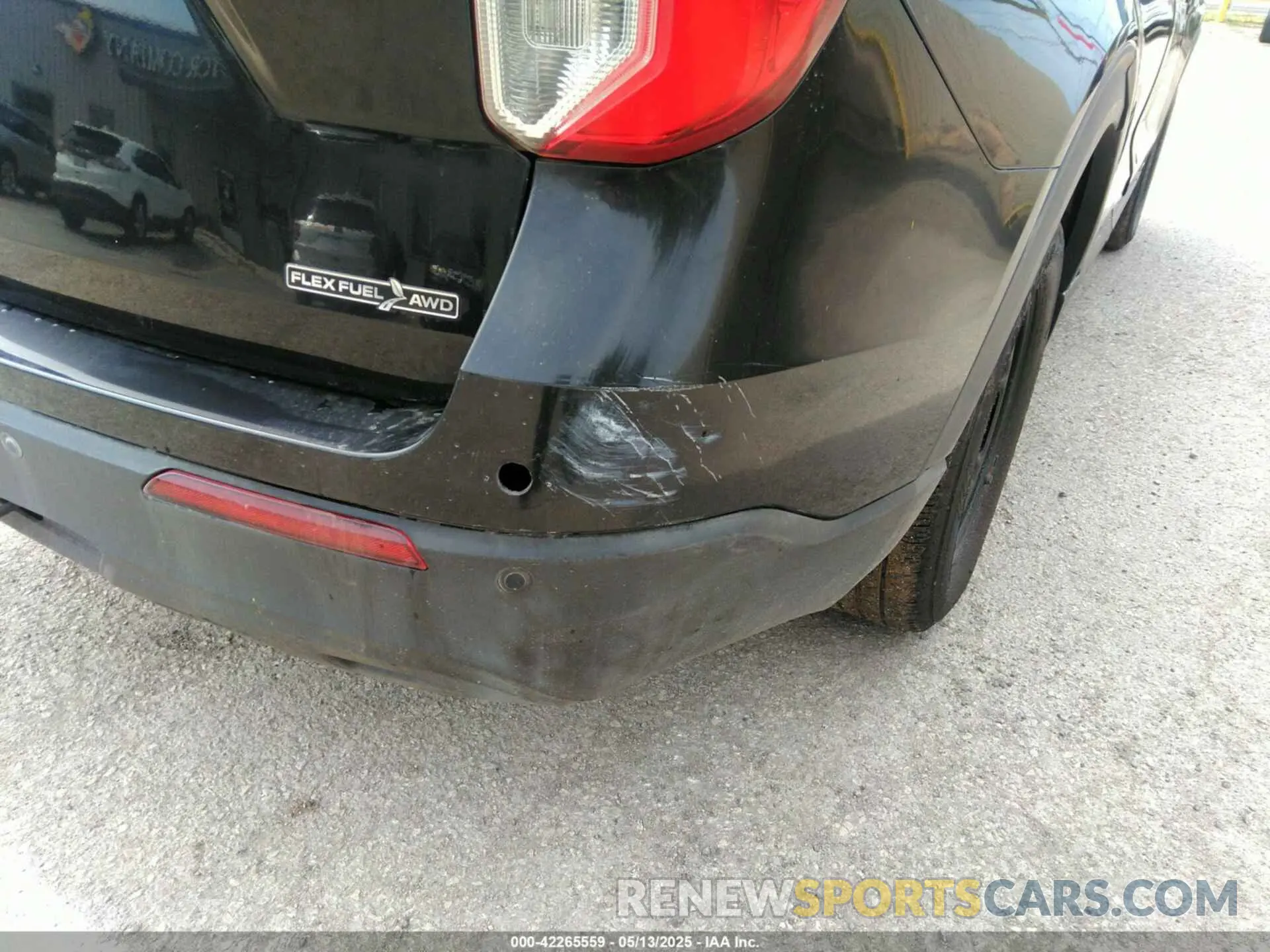 17 Photograph of a damaged car 1FM5K8AB9LGB85123 FORD POLICE INTERCEPTOR 2020