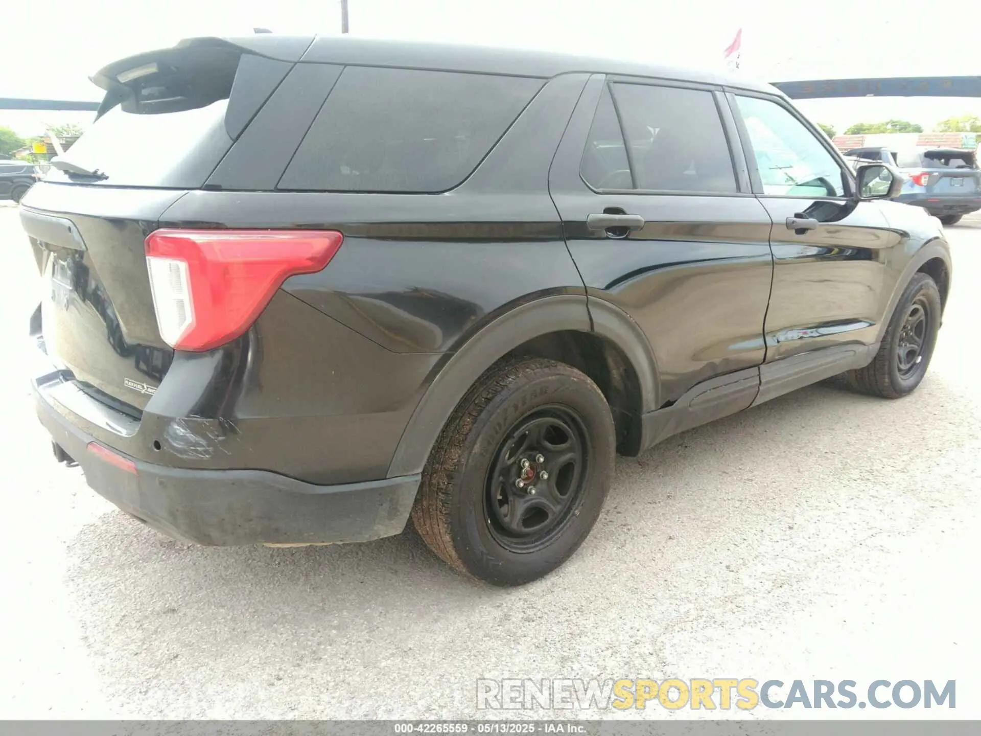 4 Photograph of a damaged car 1FM5K8AB9LGB85123 FORD POLICE INTERCEPTOR 2020