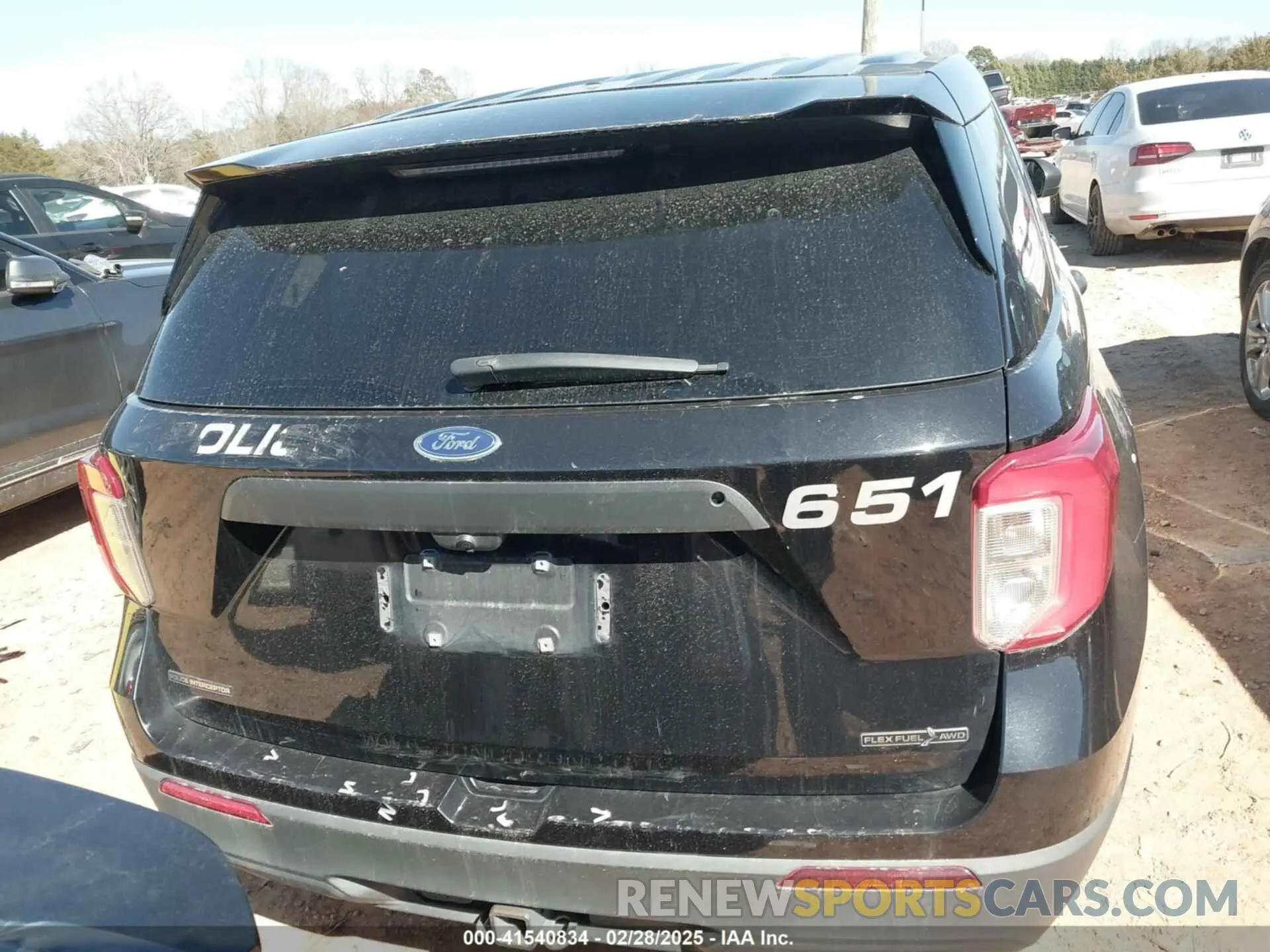 16 Photograph of a damaged car 1FM5K8ABXLGB84661 FORD POLICE INTERCEPTOR 2020