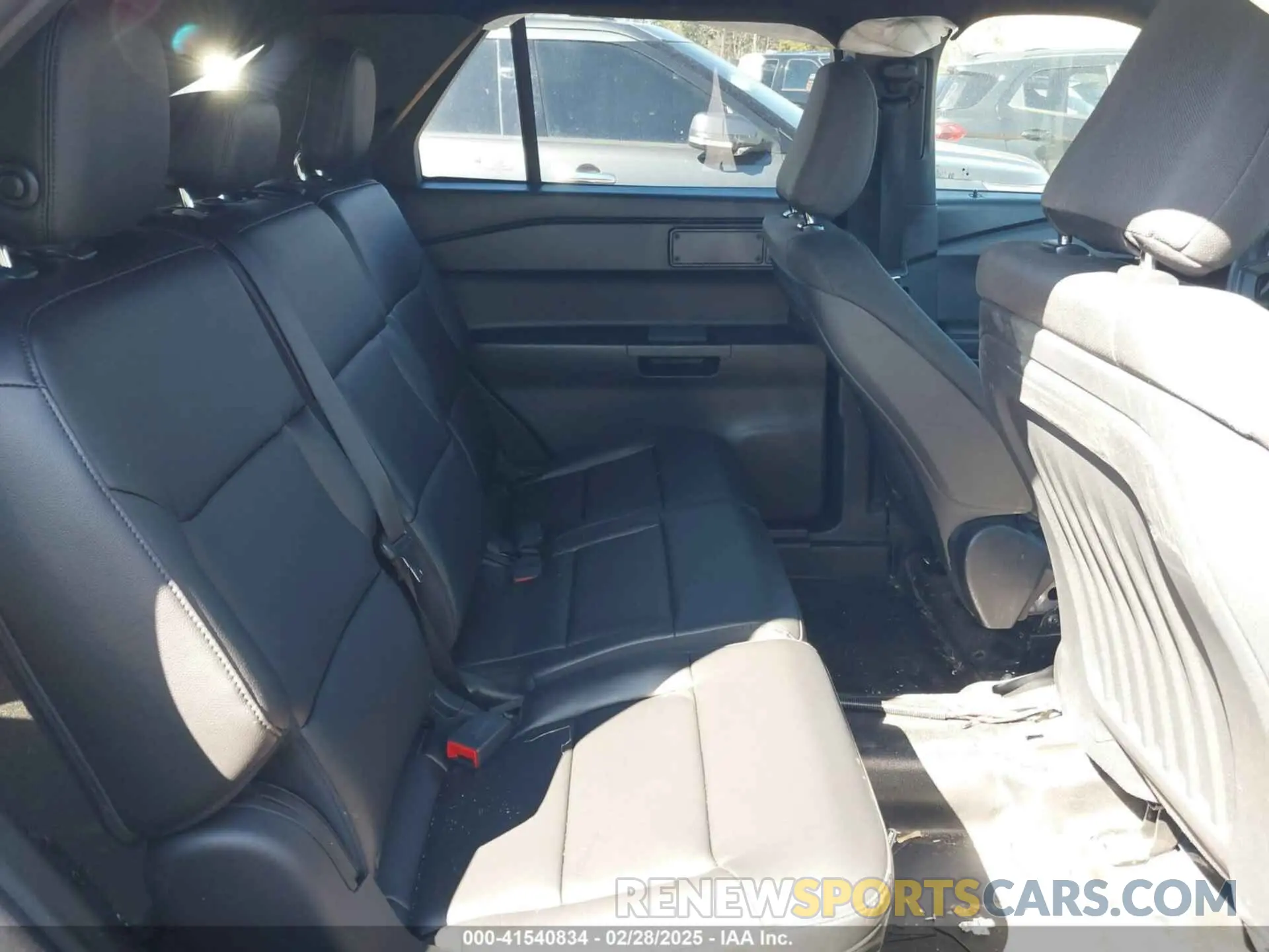 8 Photograph of a damaged car 1FM5K8ABXLGB84661 FORD POLICE INTERCEPTOR 2020