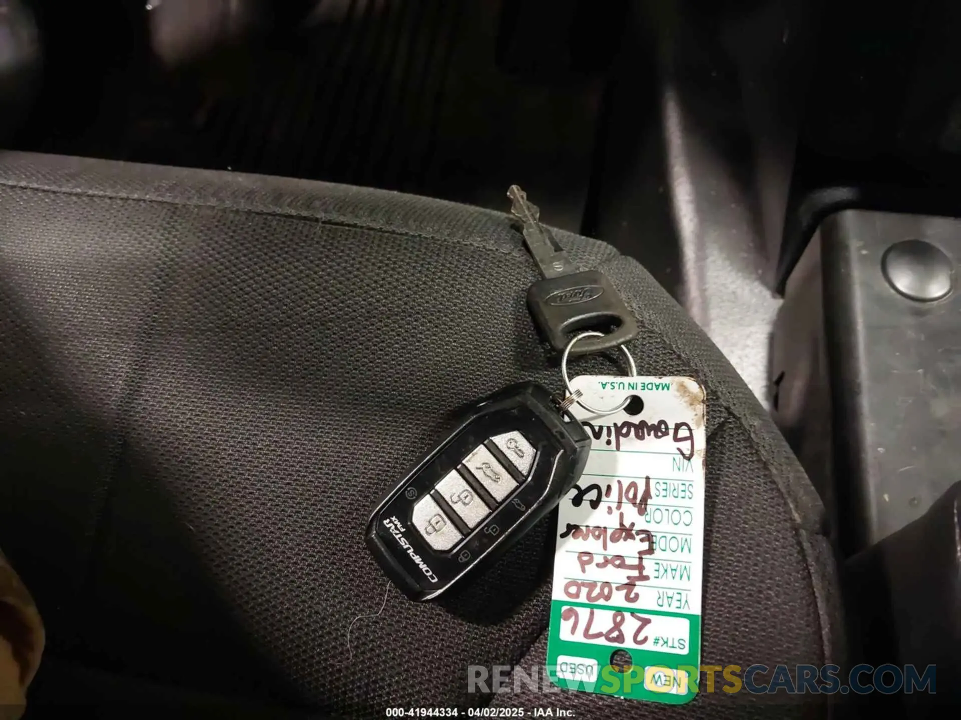 11 Photograph of a damaged car 1FM5K8AW2LGD00101 FORD POLICE INTERCEPTOR 2020