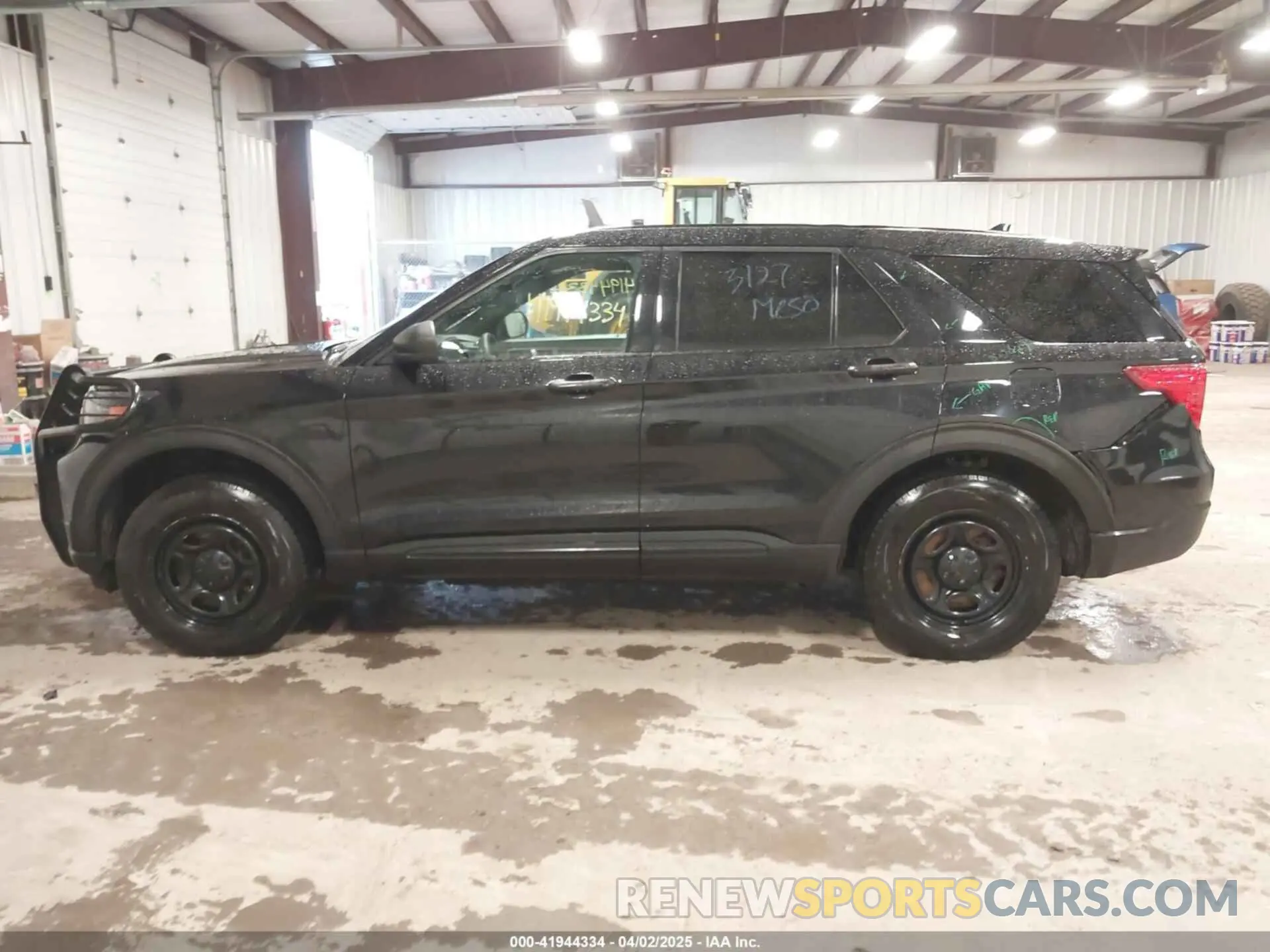 14 Photograph of a damaged car 1FM5K8AW2LGD00101 FORD POLICE INTERCEPTOR 2020