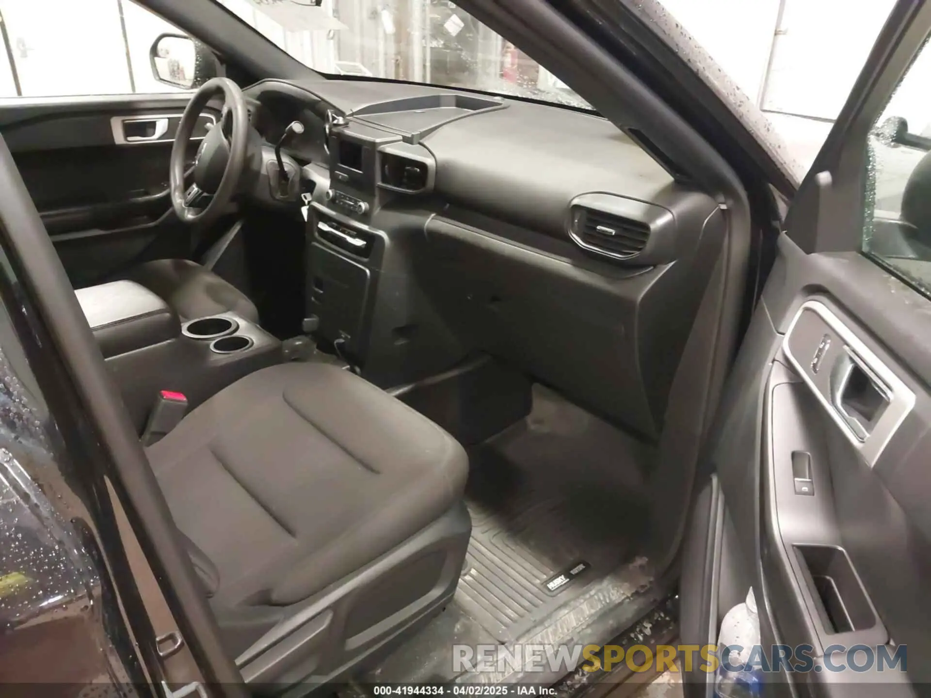 5 Photograph of a damaged car 1FM5K8AW2LGD00101 FORD POLICE INTERCEPTOR 2020