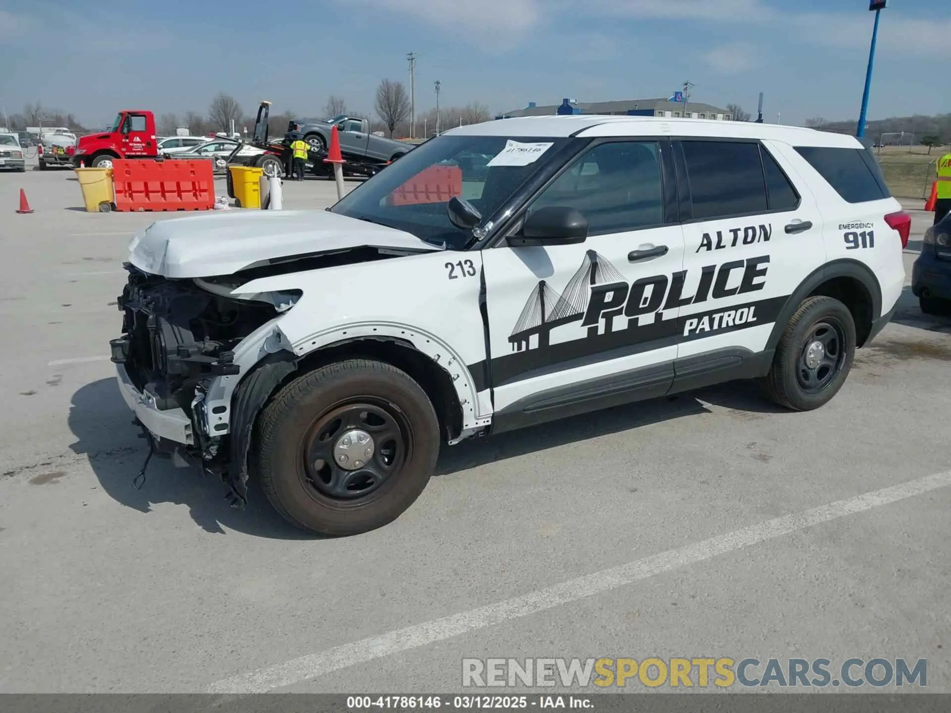 2 Photograph of a damaged car 1FM5K8AW5LGC67871 FORD POLICE INTERCEPTOR 2020