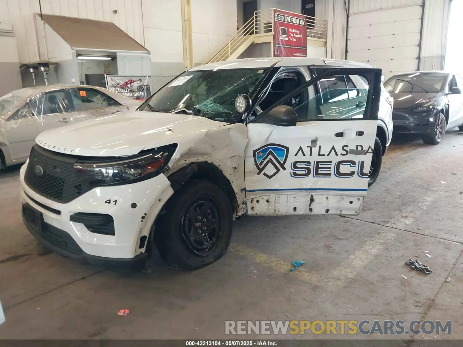 2 Photograph of a damaged car 1FM5K8AWXLGA84448 FORD POLICE INTERCEPTOR 2020