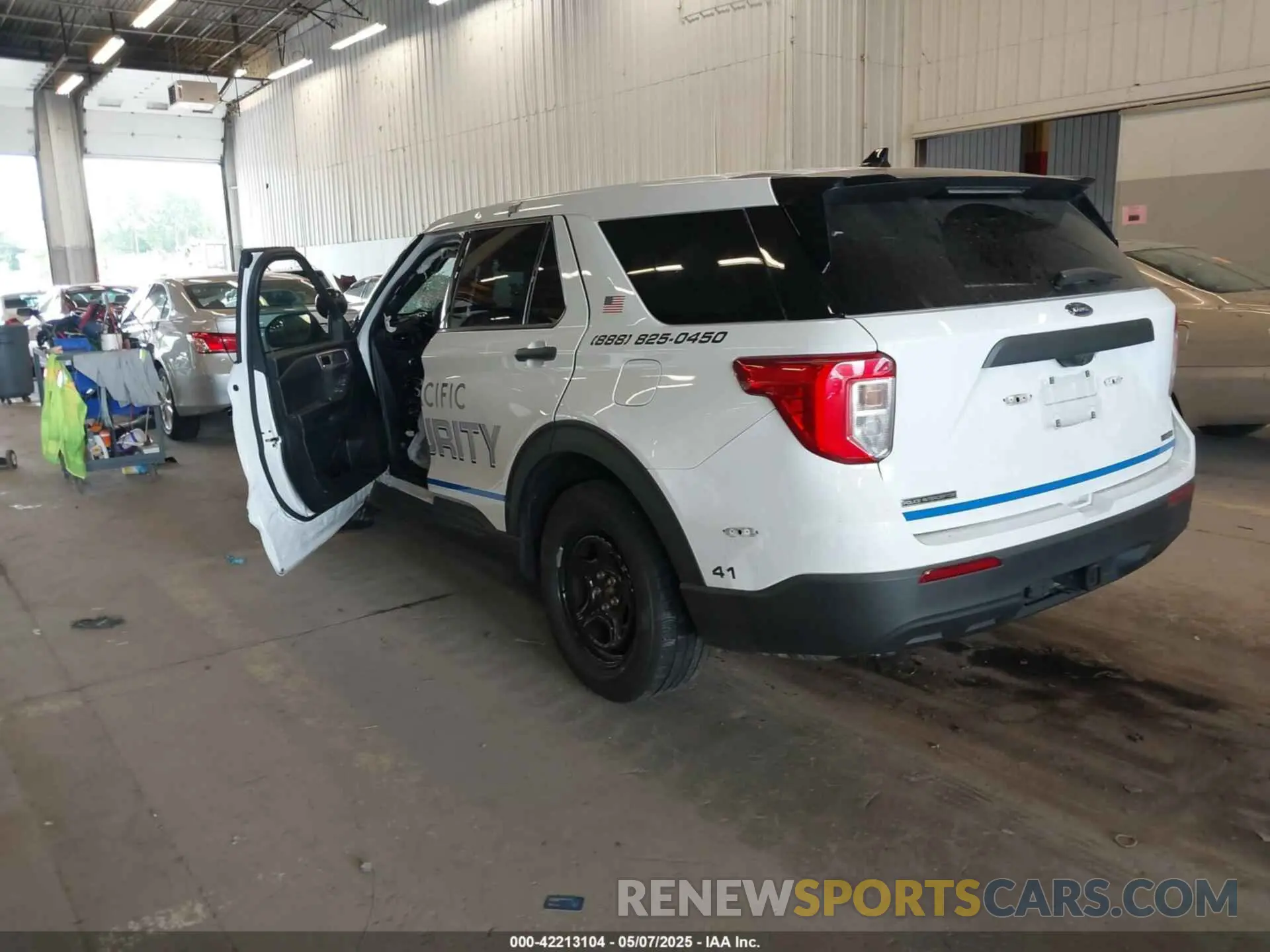 3 Photograph of a damaged car 1FM5K8AWXLGA84448 FORD POLICE INTERCEPTOR 2020