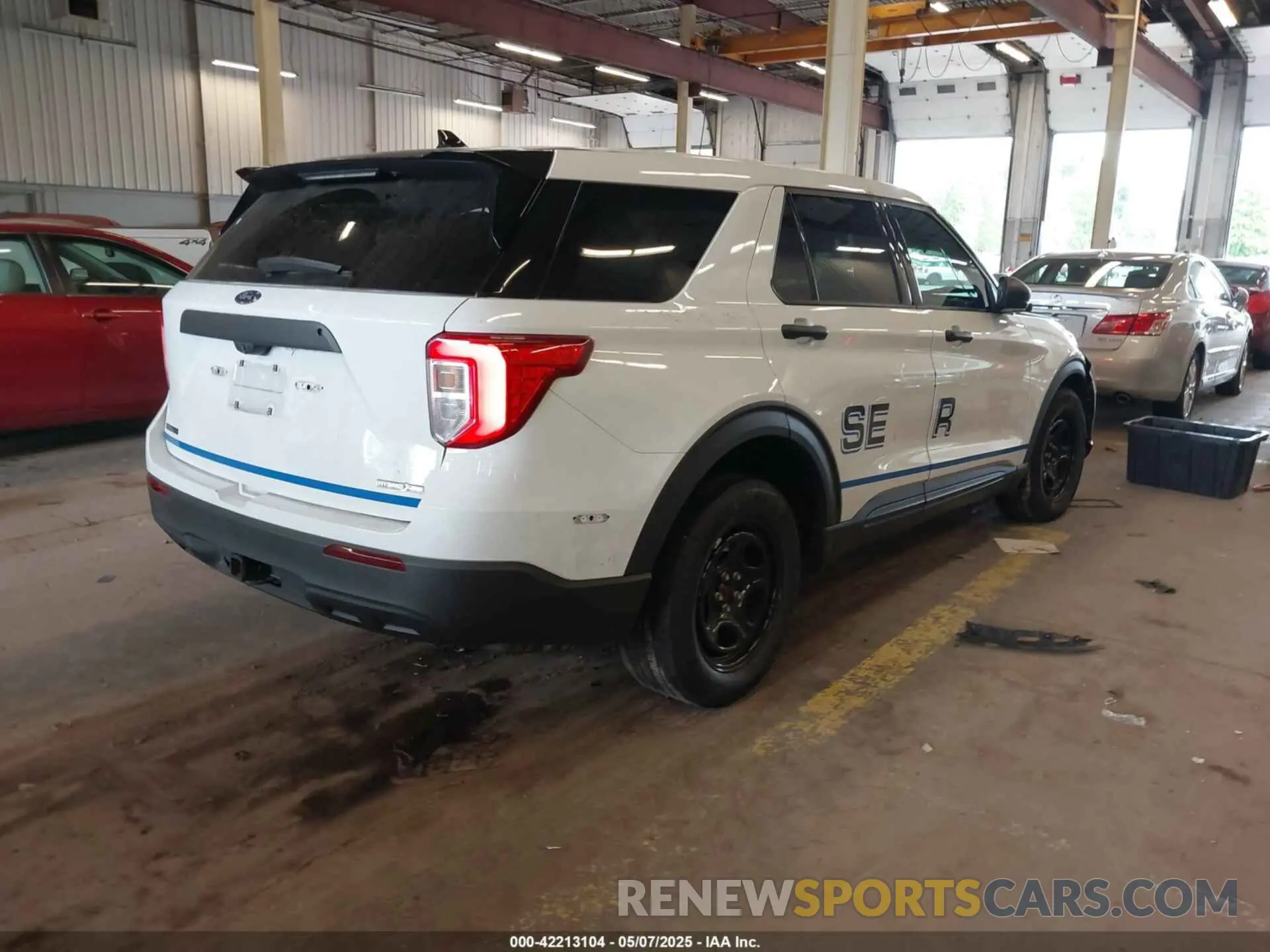 4 Photograph of a damaged car 1FM5K8AWXLGA84448 FORD POLICE INTERCEPTOR 2020