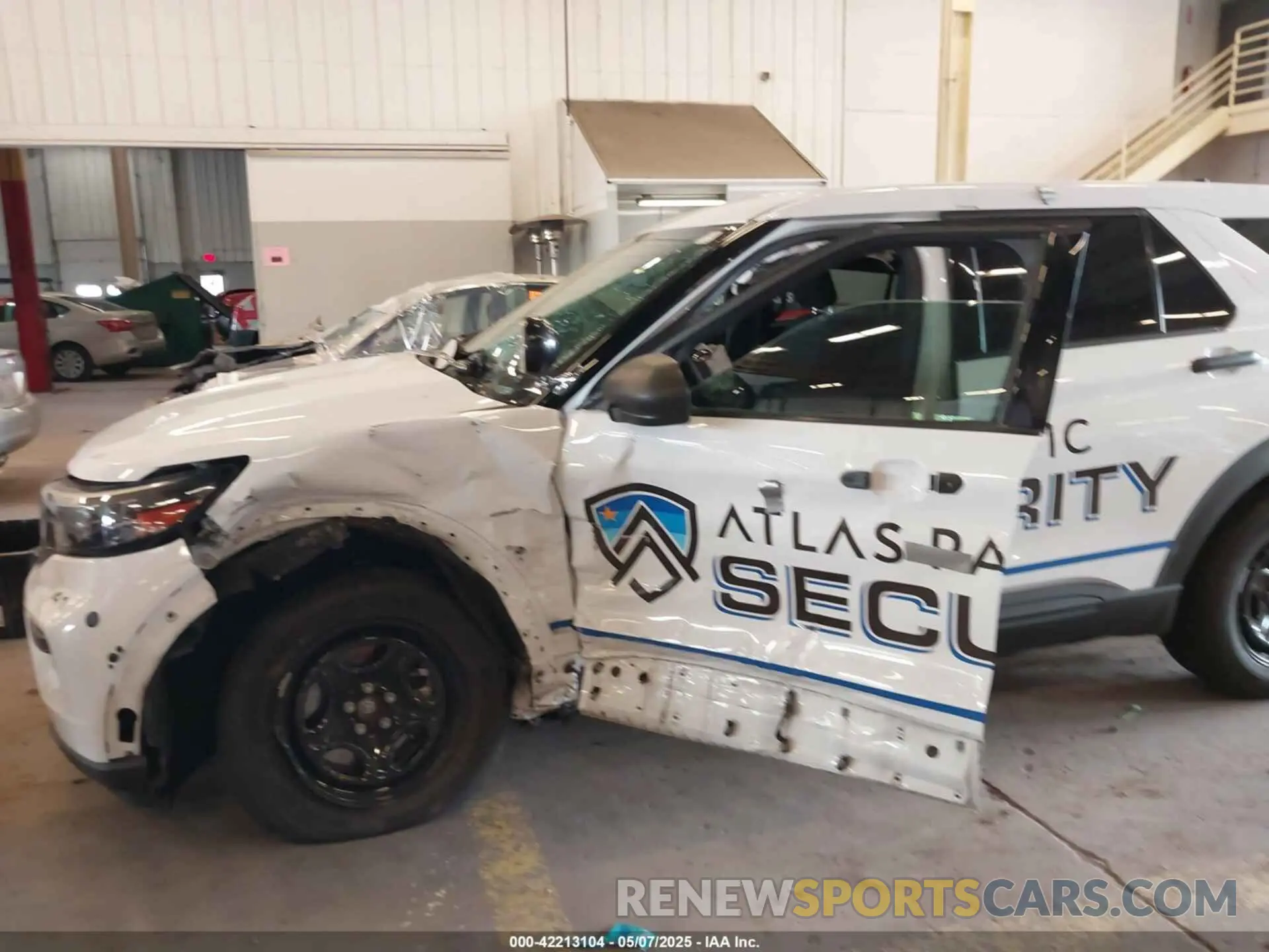6 Photograph of a damaged car 1FM5K8AWXLGA84448 FORD POLICE INTERCEPTOR 2020