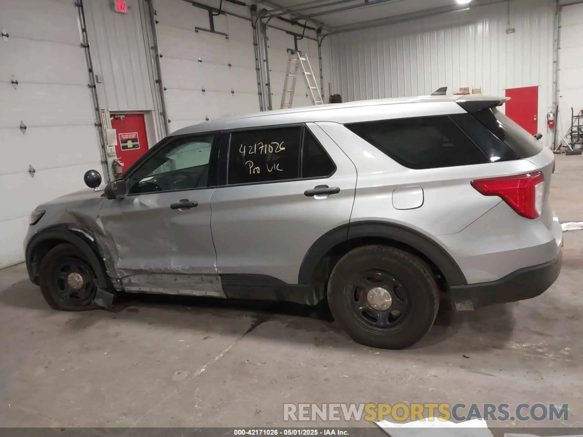 14 Photograph of a damaged car 1FM5K8AB1MGB04827 FORD POLICE INTERCEPTOR 2021