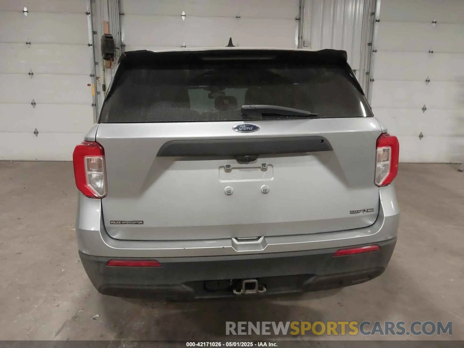 16 Photograph of a damaged car 1FM5K8AB1MGB04827 FORD POLICE INTERCEPTOR 2021