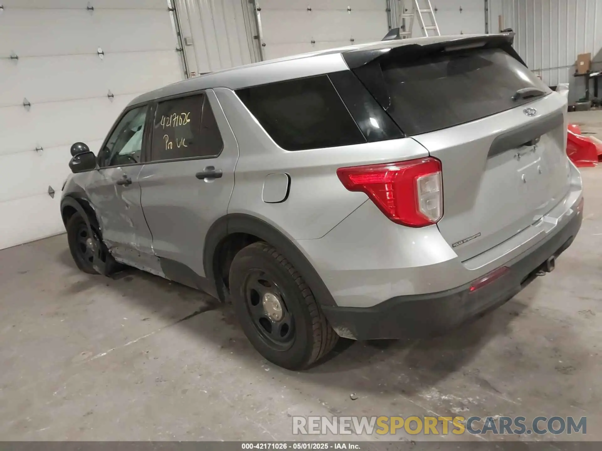 3 Photograph of a damaged car 1FM5K8AB1MGB04827 FORD POLICE INTERCEPTOR 2021