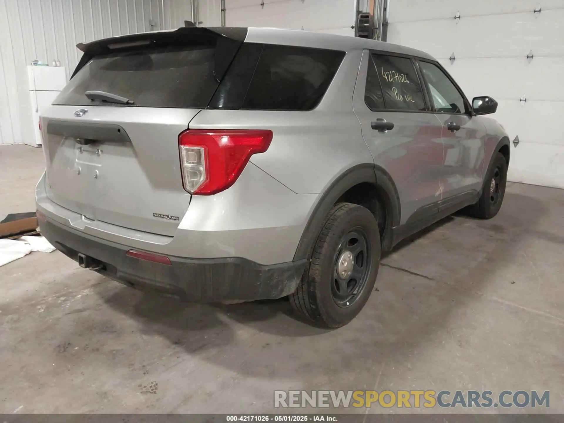 4 Photograph of a damaged car 1FM5K8AB1MGB04827 FORD POLICE INTERCEPTOR 2021